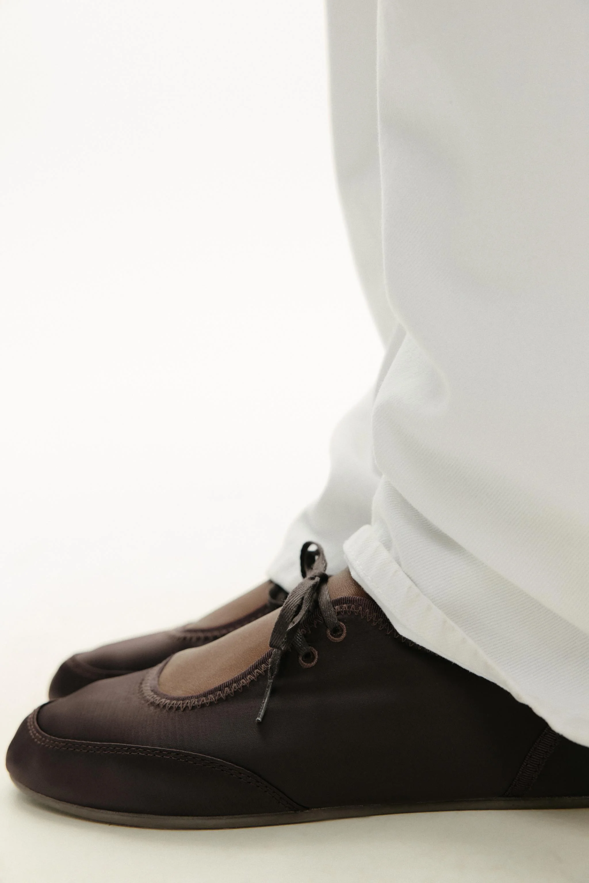 کفش باله اسپرت با بند کفش باله اسپرت با بند