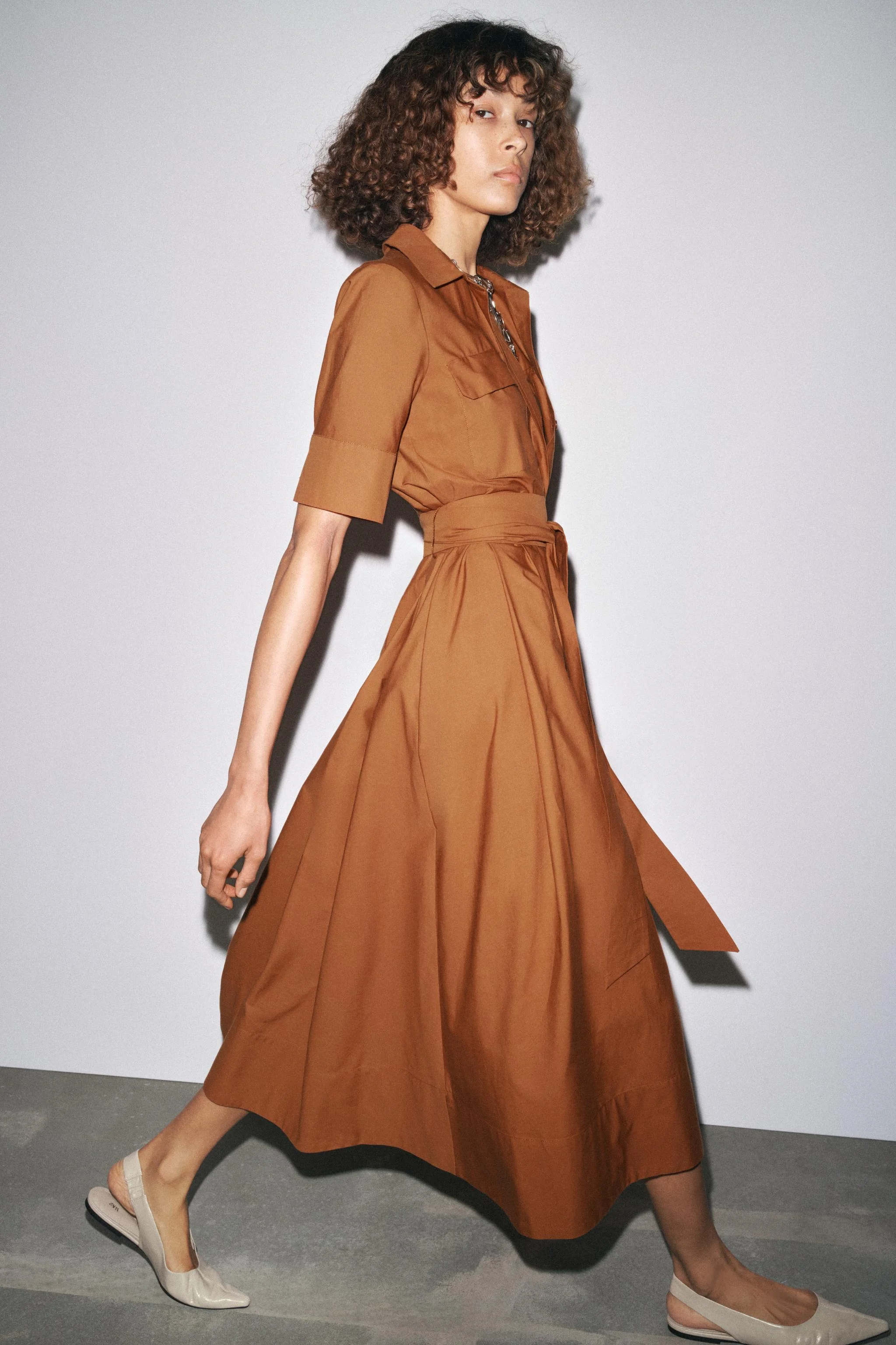 کفش باله پشتی چرمی کفش باله پشتی چرمی