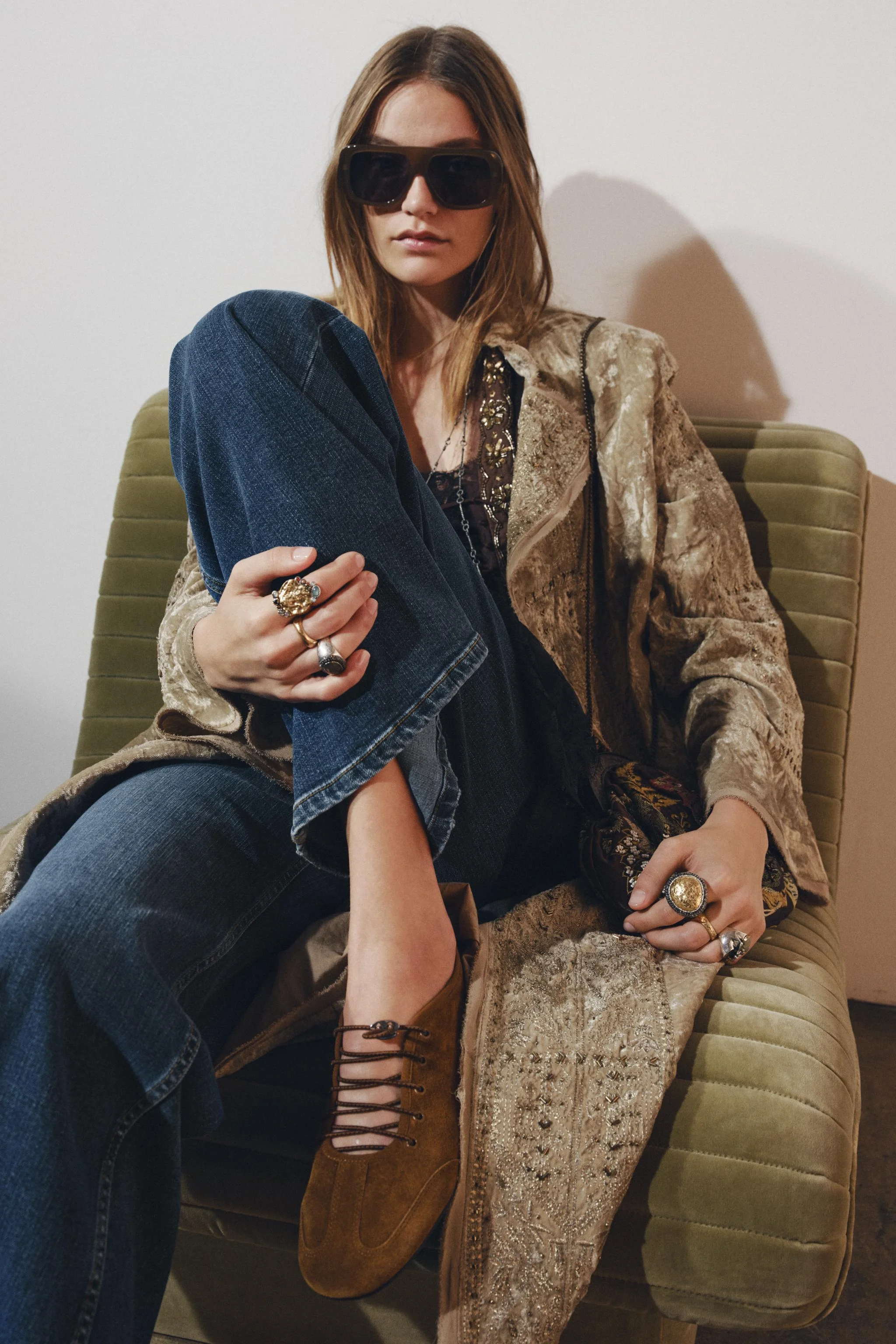 کفش تخت اسپرت از جنس چرم جیر کفش تخت اسپرت از جنس چرم جیر