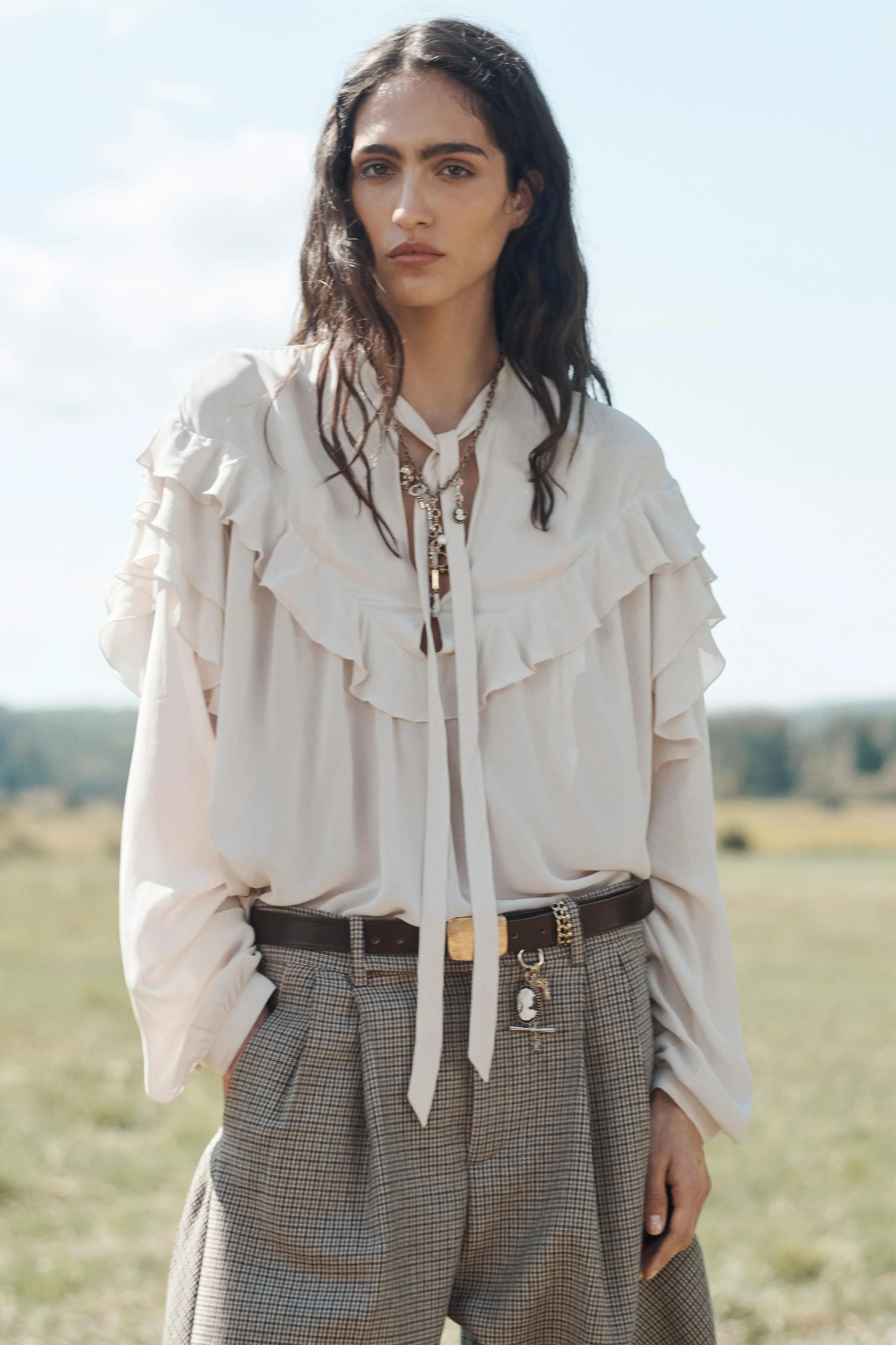 بلوز چین‌دار با پاپیون نسخه محدود