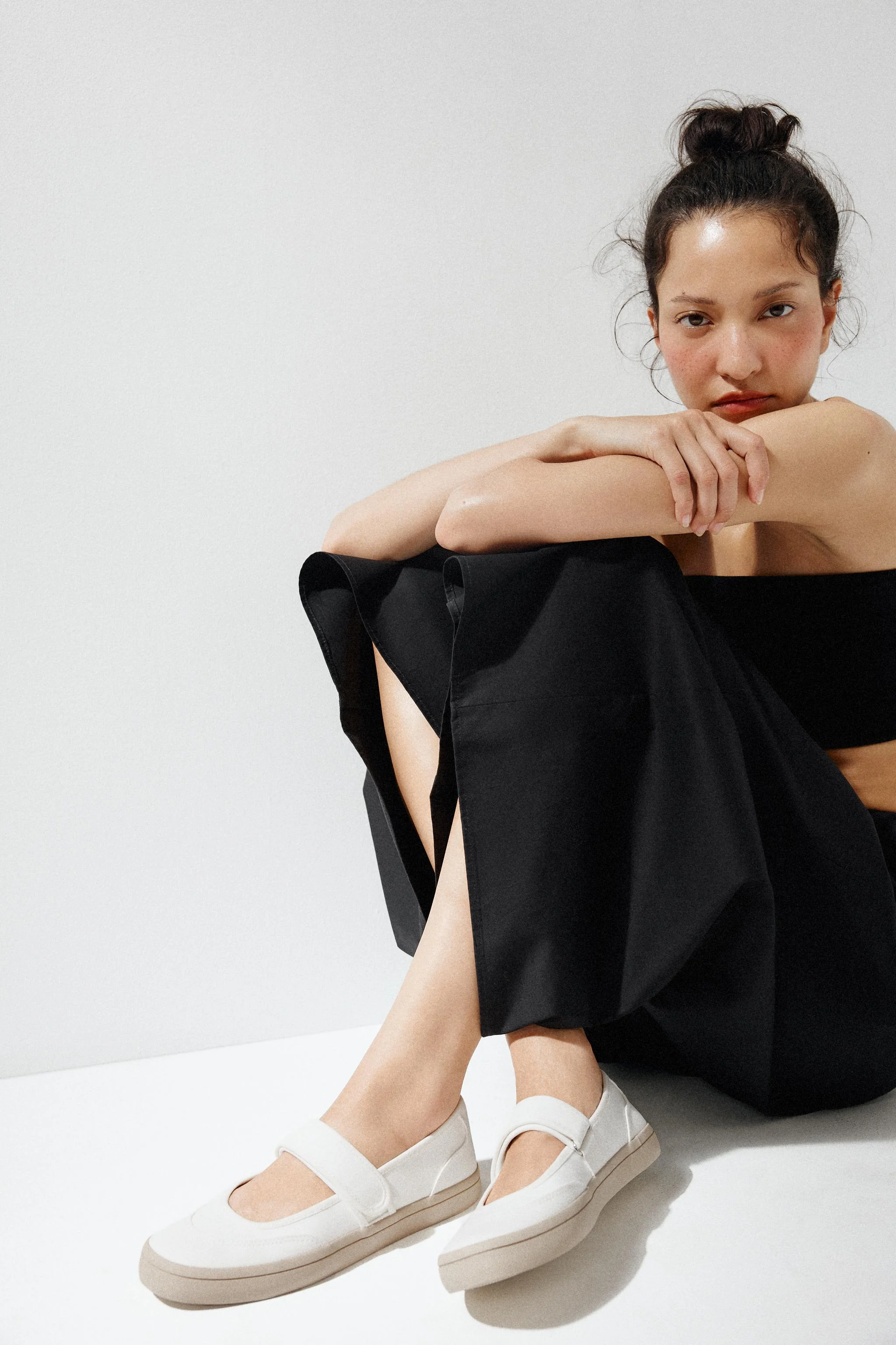 کفش باله پارچه ای بند دار کفش باله پارچه ای بند دار