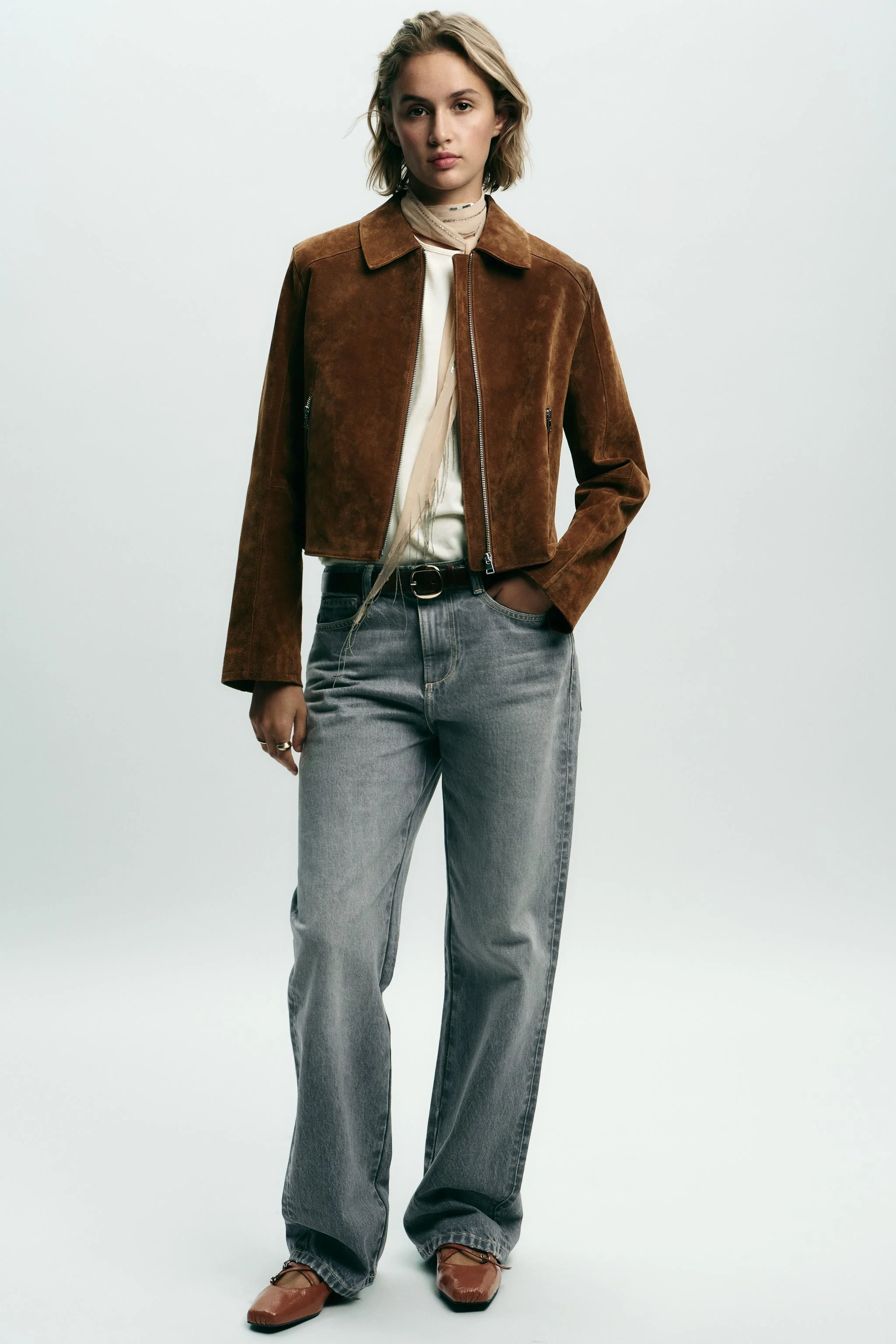 کفش باله چرمی با پنجه مربعی کفش باله چرمی با پنجه مربعی