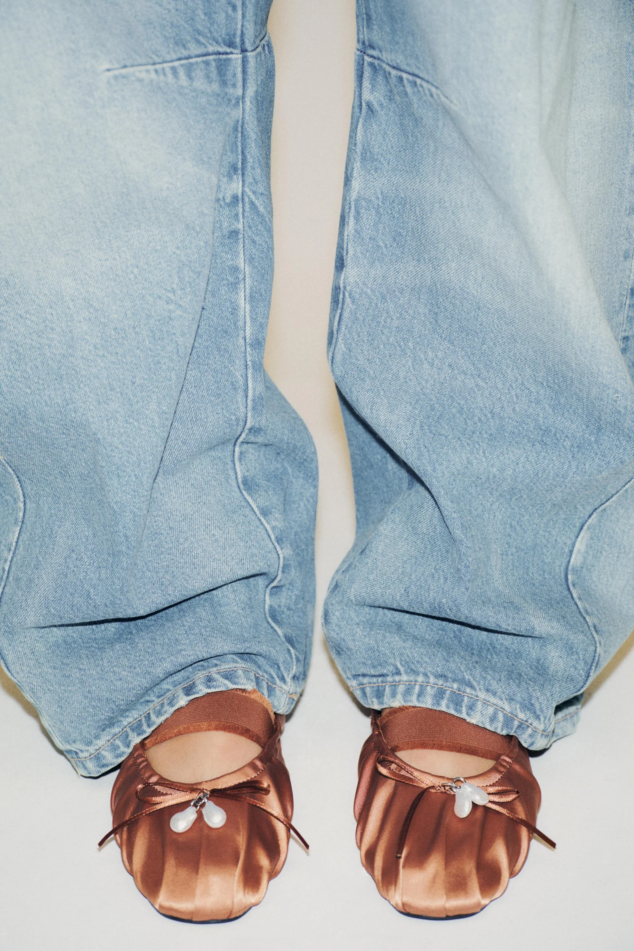 کفش های اسلینگ بک با افکت ساتن کفش های اسلینگ بک با افکت ساتن