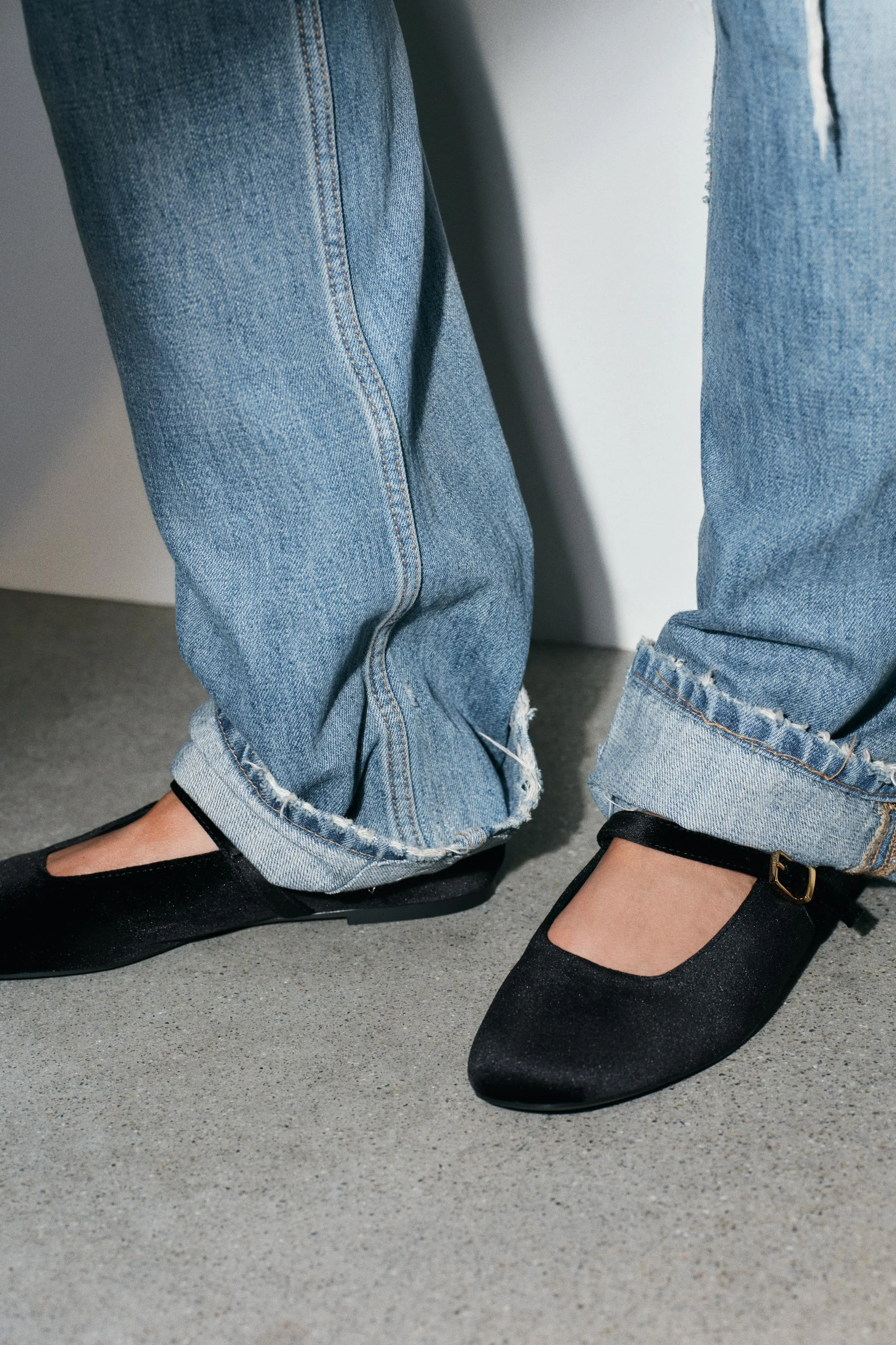 کفش باله تخت با بافت مخملی و سگک کفش باله تخت با بافت مخملی و سگک