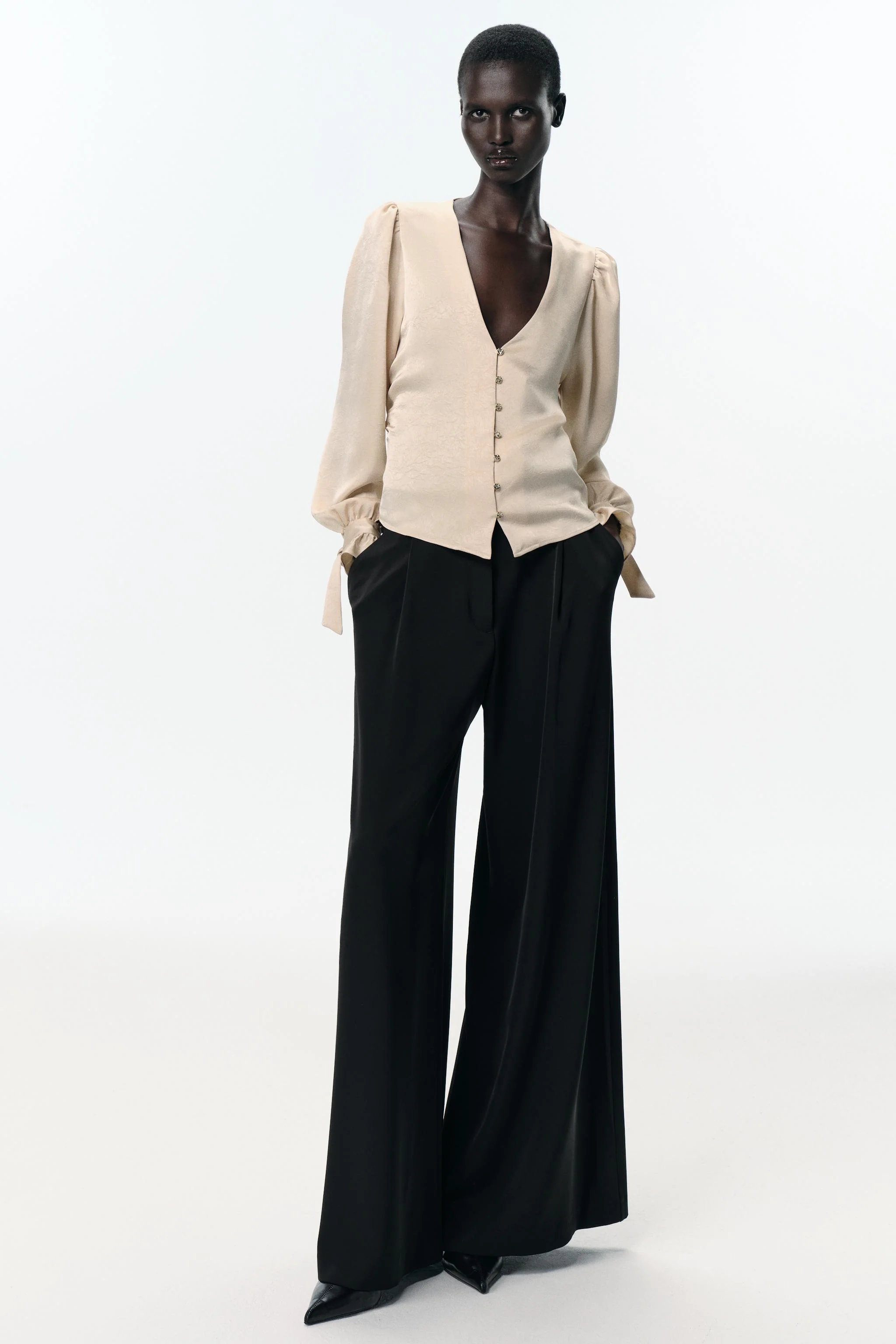 بلوز آستین بلند با یقه هفت و بافت چروک