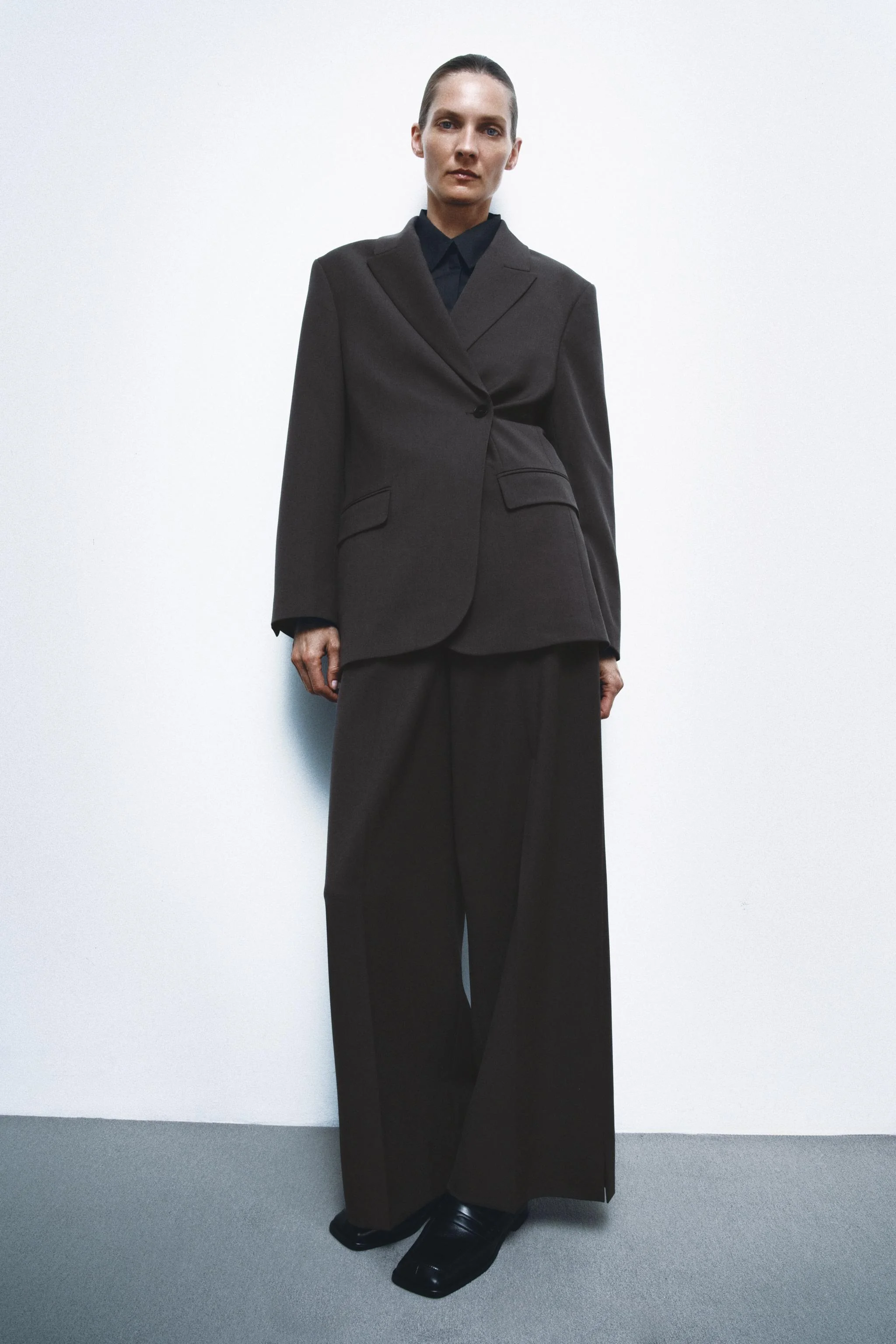 کالج چرمی نسخه محدود کالج چرمی نسخه محدود