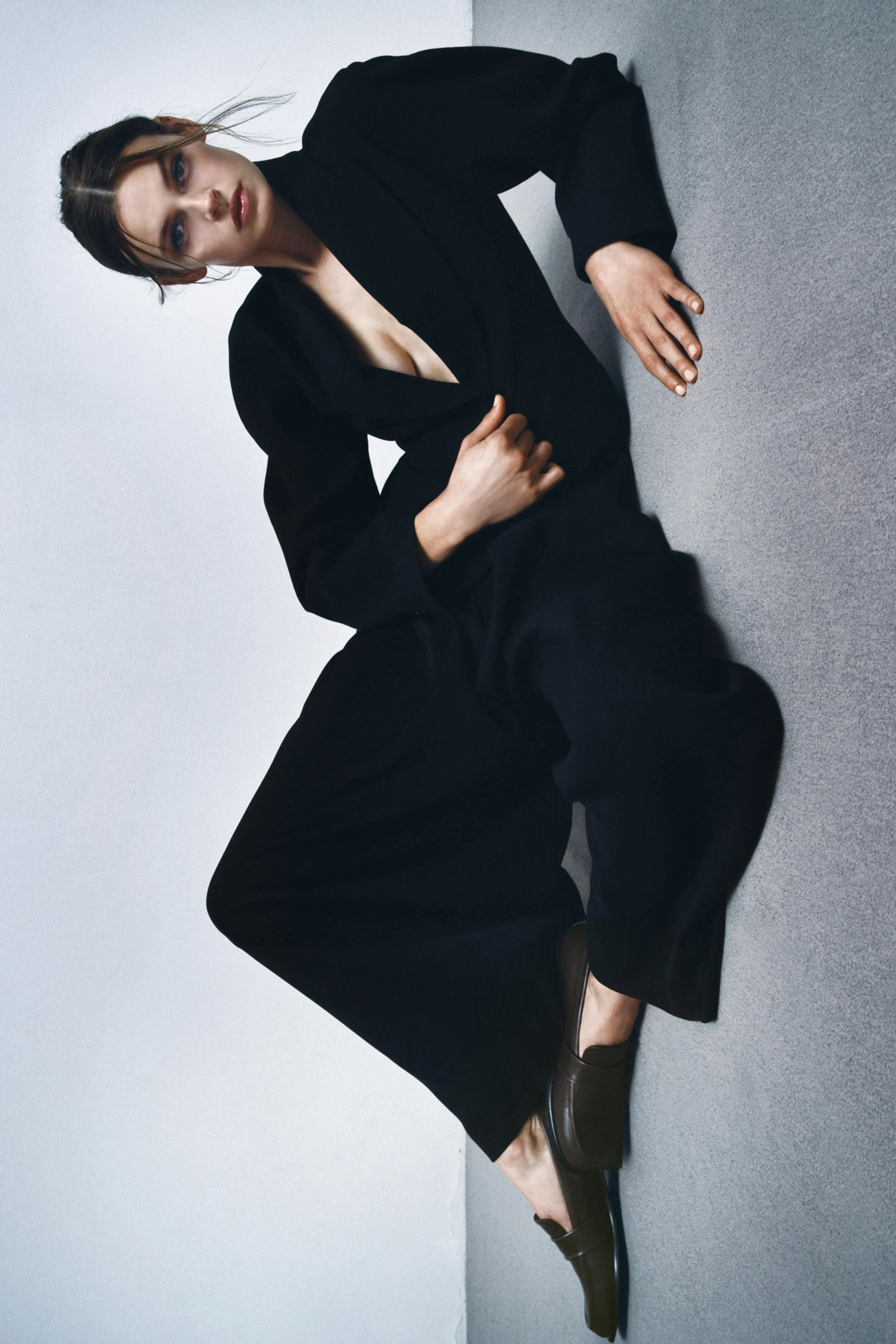 کفش کالج چرمی با جزئیات دکمه کفش کالج چرمی با جزئیات دکمه