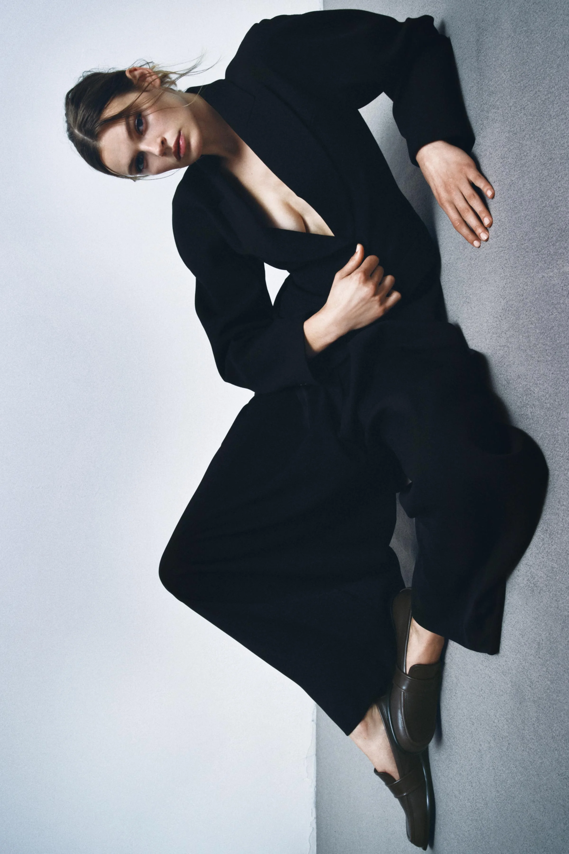 کفش کالج چرمی با جزئیات دکمه