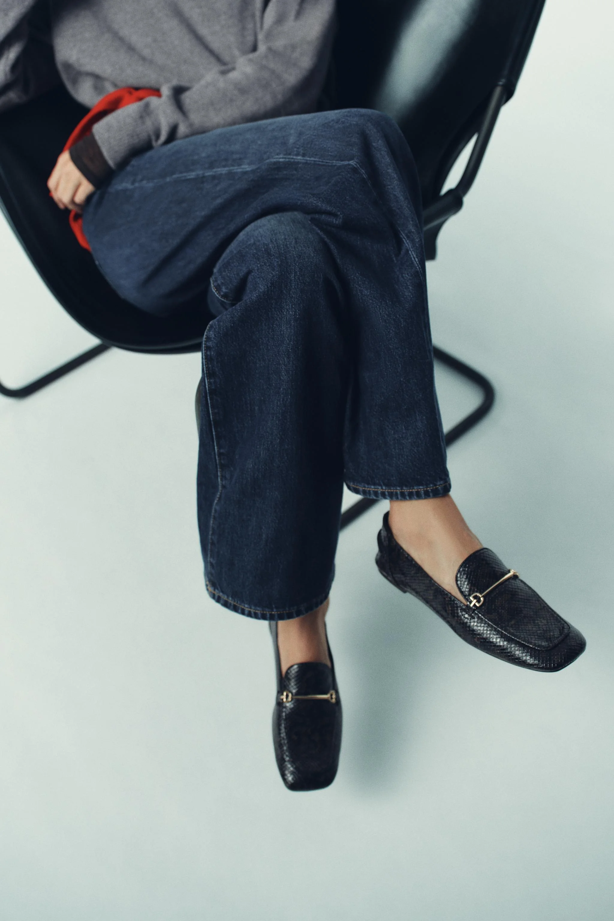 کفش کالج طرح دار با سگک کفش کالج طرح دار با سگک