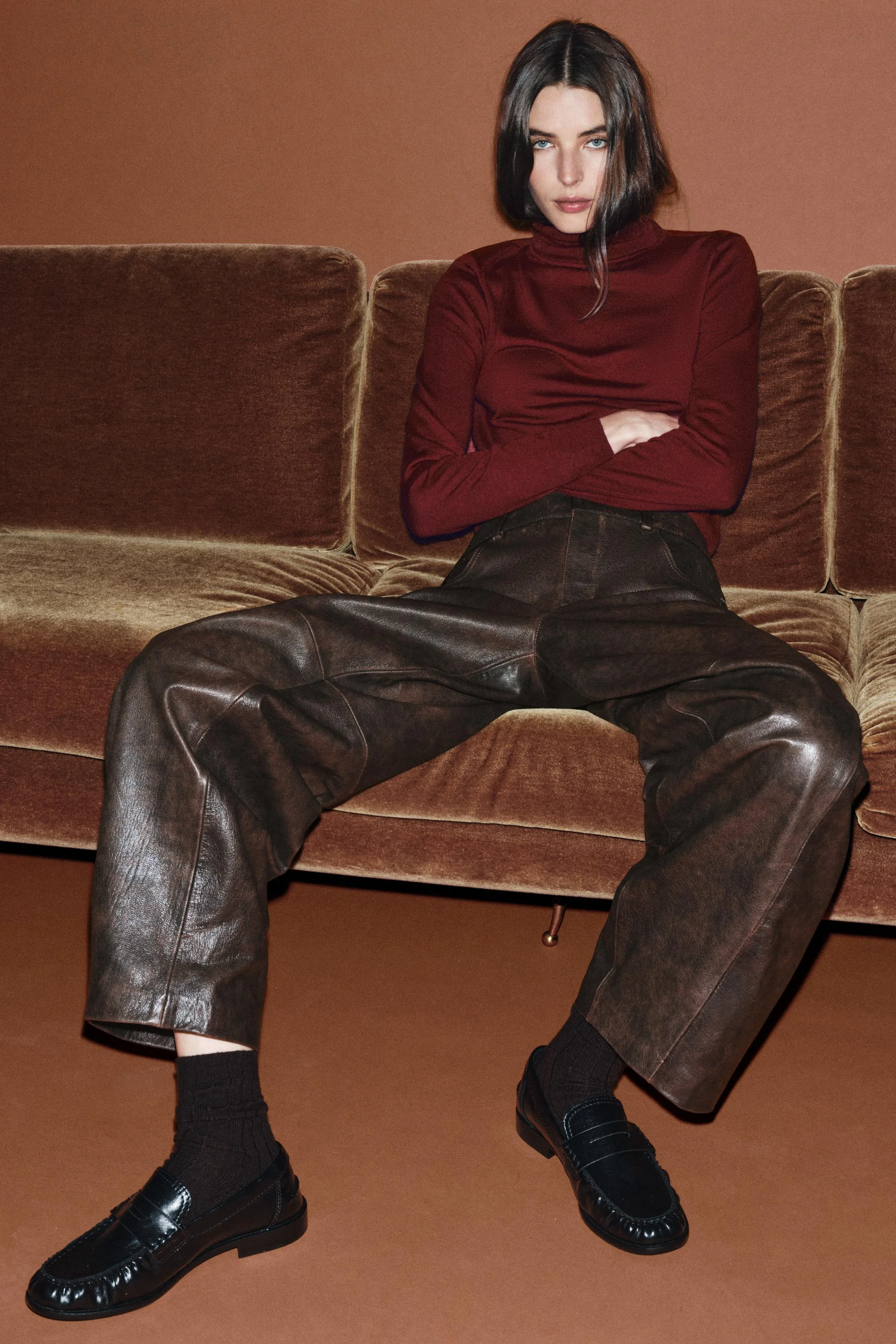 کفش کالج تخت جمع شده