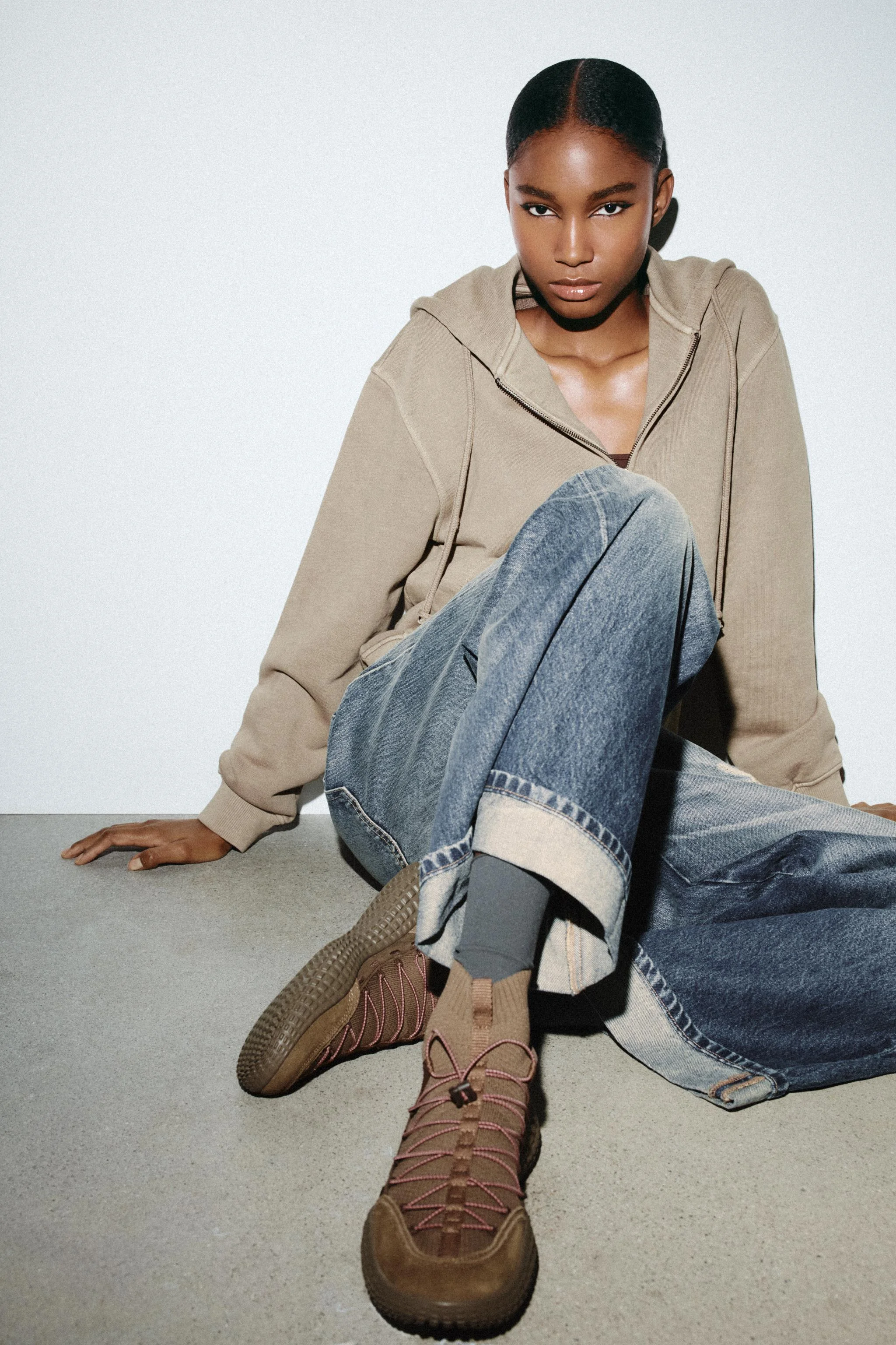 کفش ورزشی ساق بلند کشی کفش ورزشی ساق بلند کشی