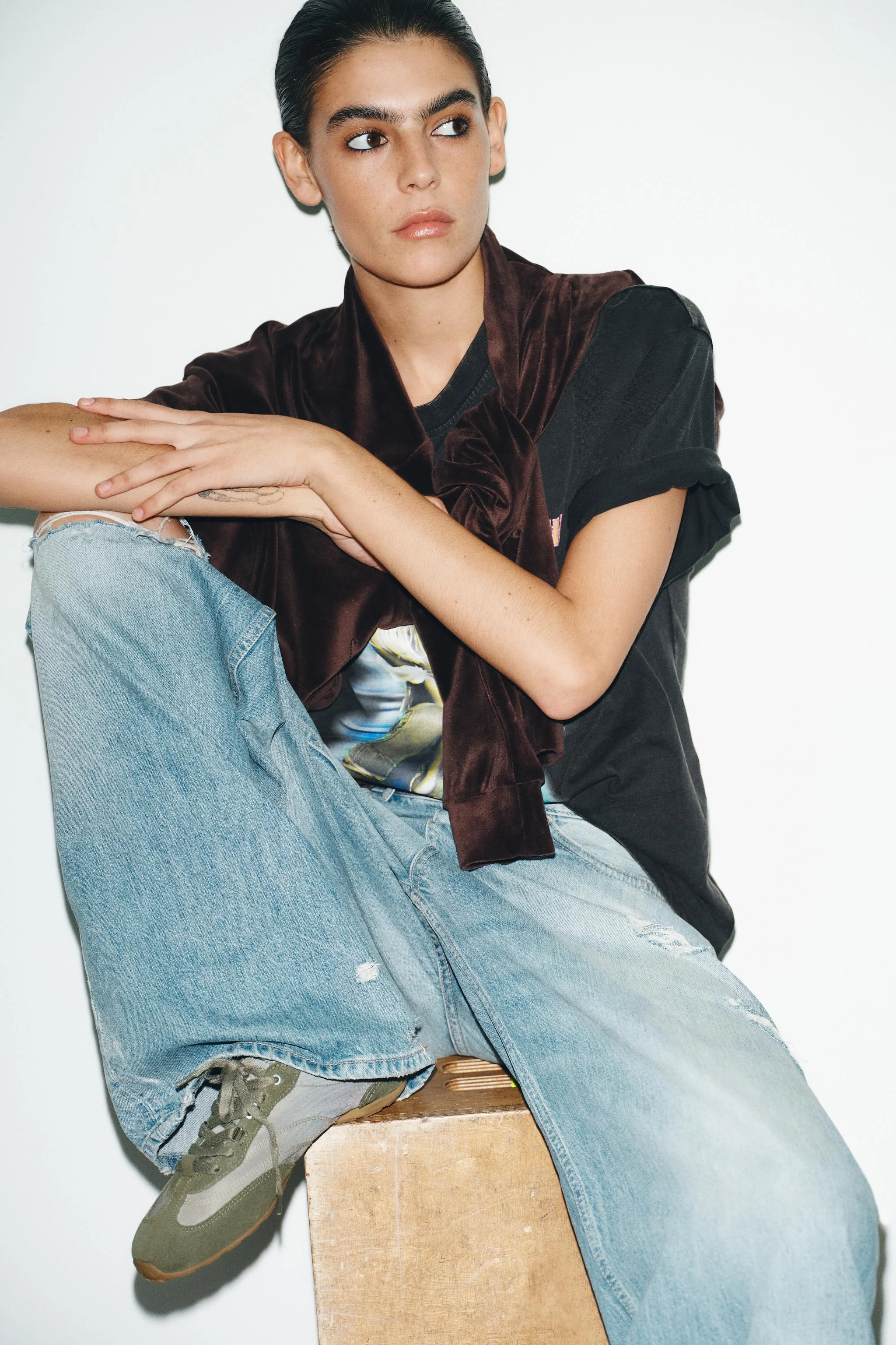 کفش ورزشی دویدن با رنگ متضاد کفش ورزشی دویدن با رنگ متضاد