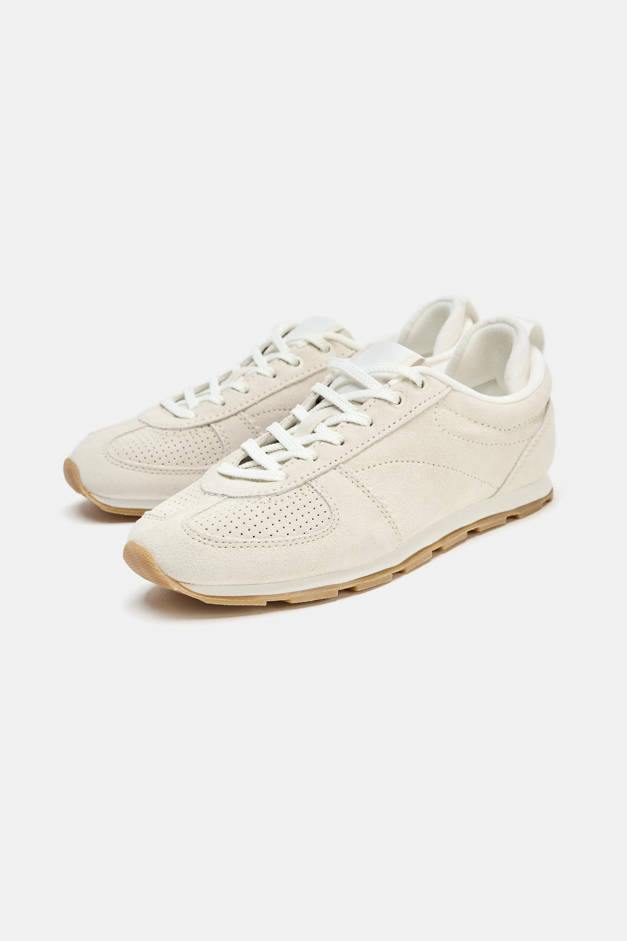 کفش ورزشی دویدن از جنس چرم جیر