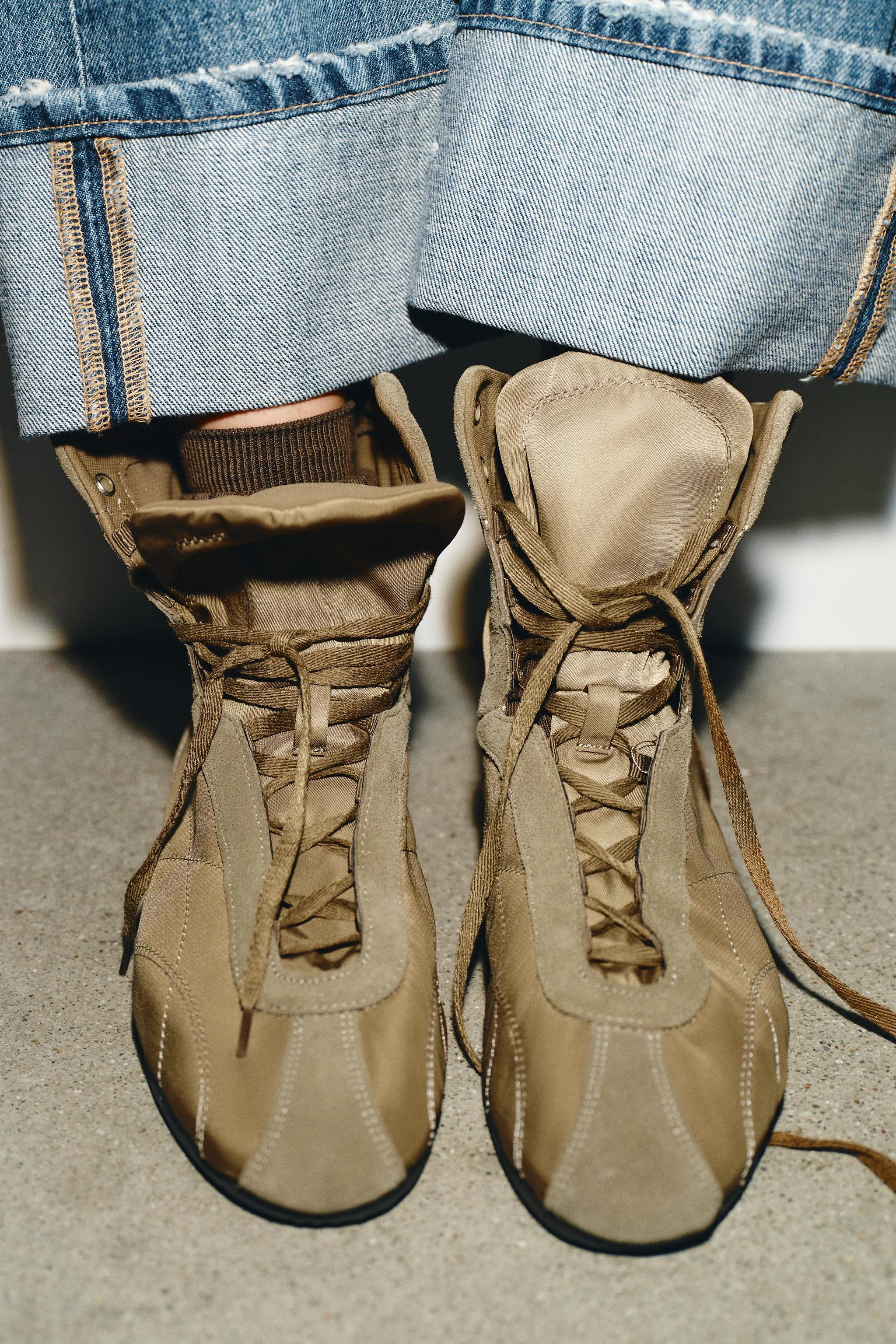 کفش ورزشی ساق بلند