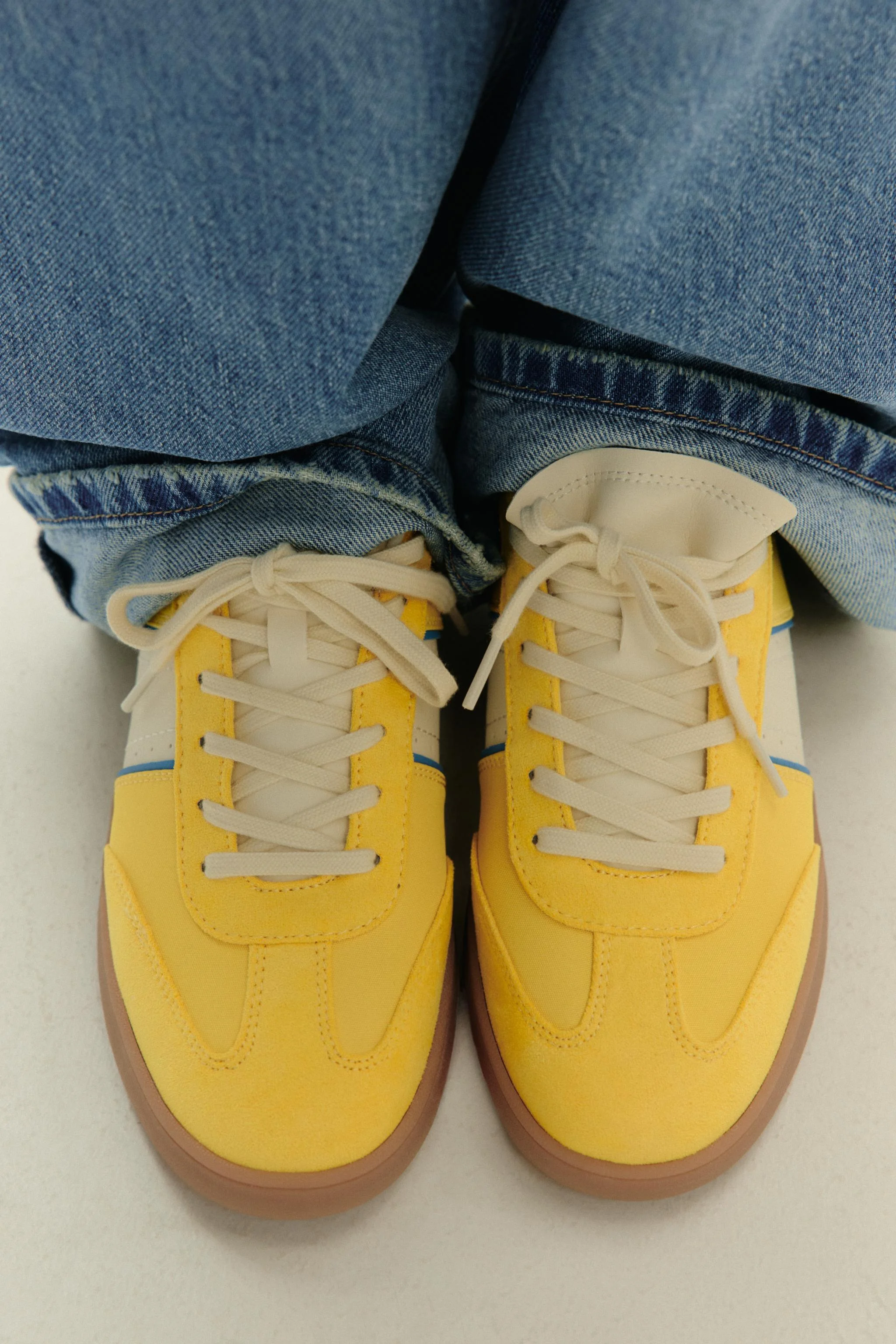 کفش ورزشی رنگی کفش ورزشی رنگی