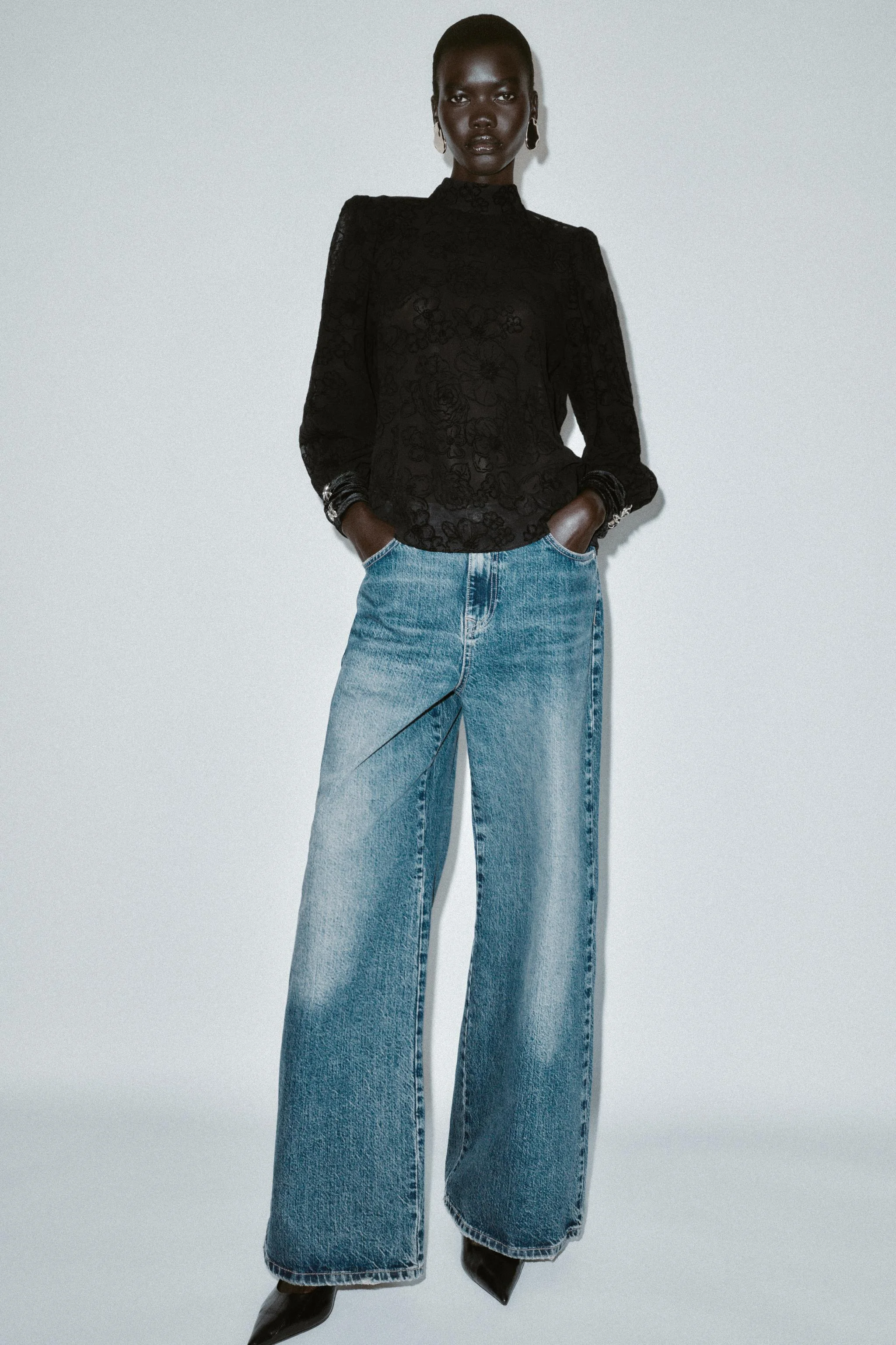 بلوز نیمه شفاف مخملی با پاپیون