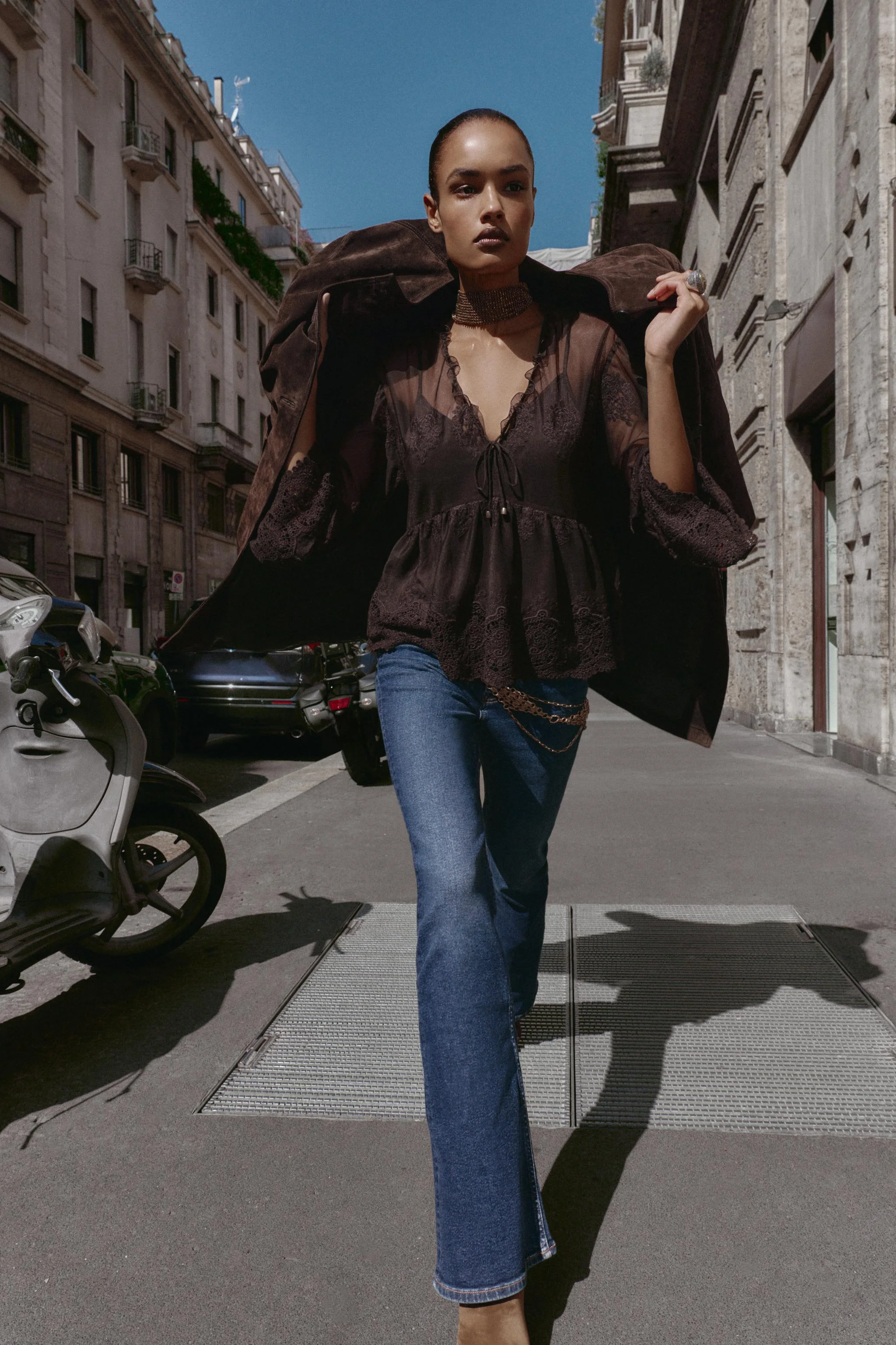 بلوز توری گلدوزی شده بلوز توری گلدوزی شده