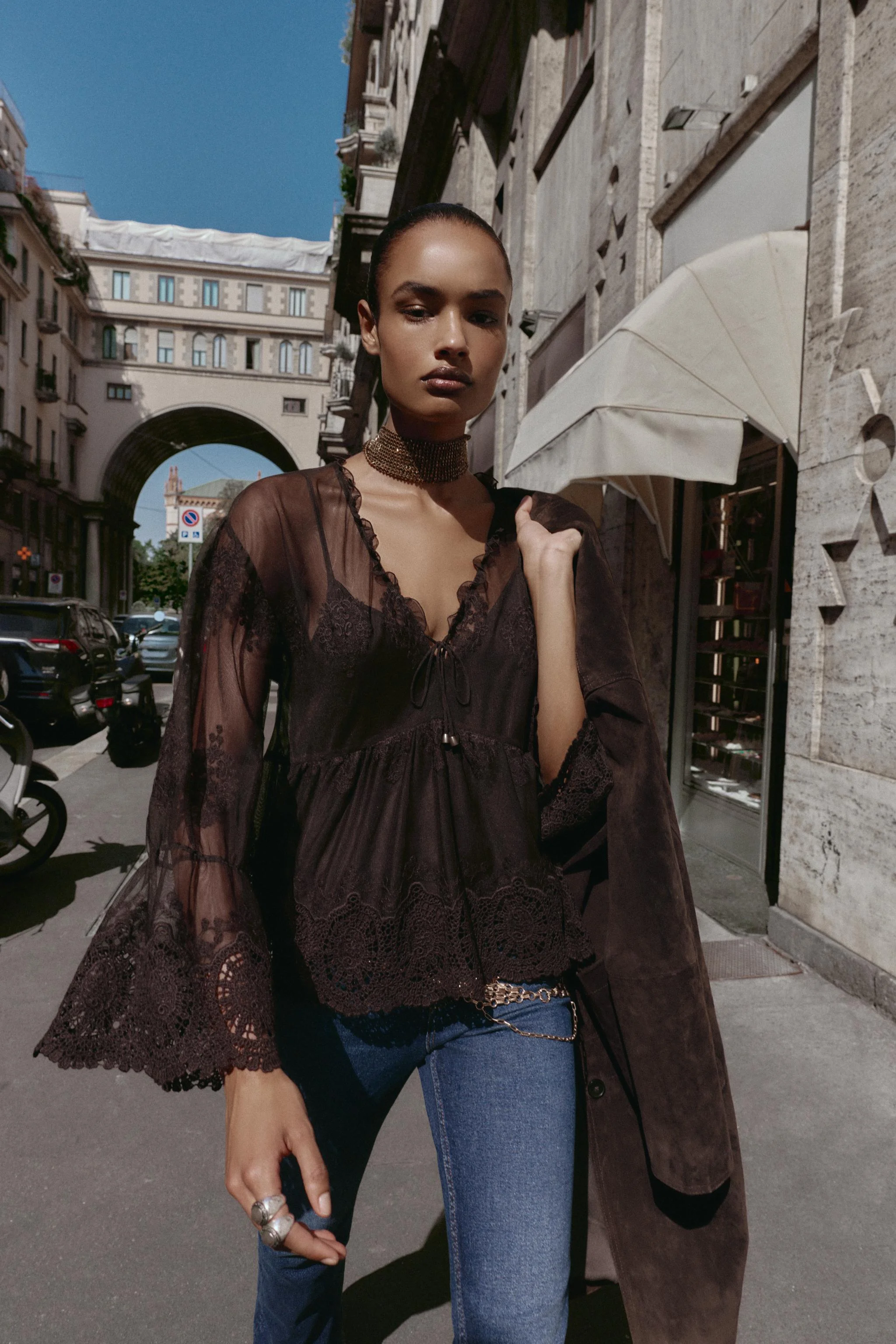 بلوز توری گلدوزی شده بلوز توری گلدوزی شده