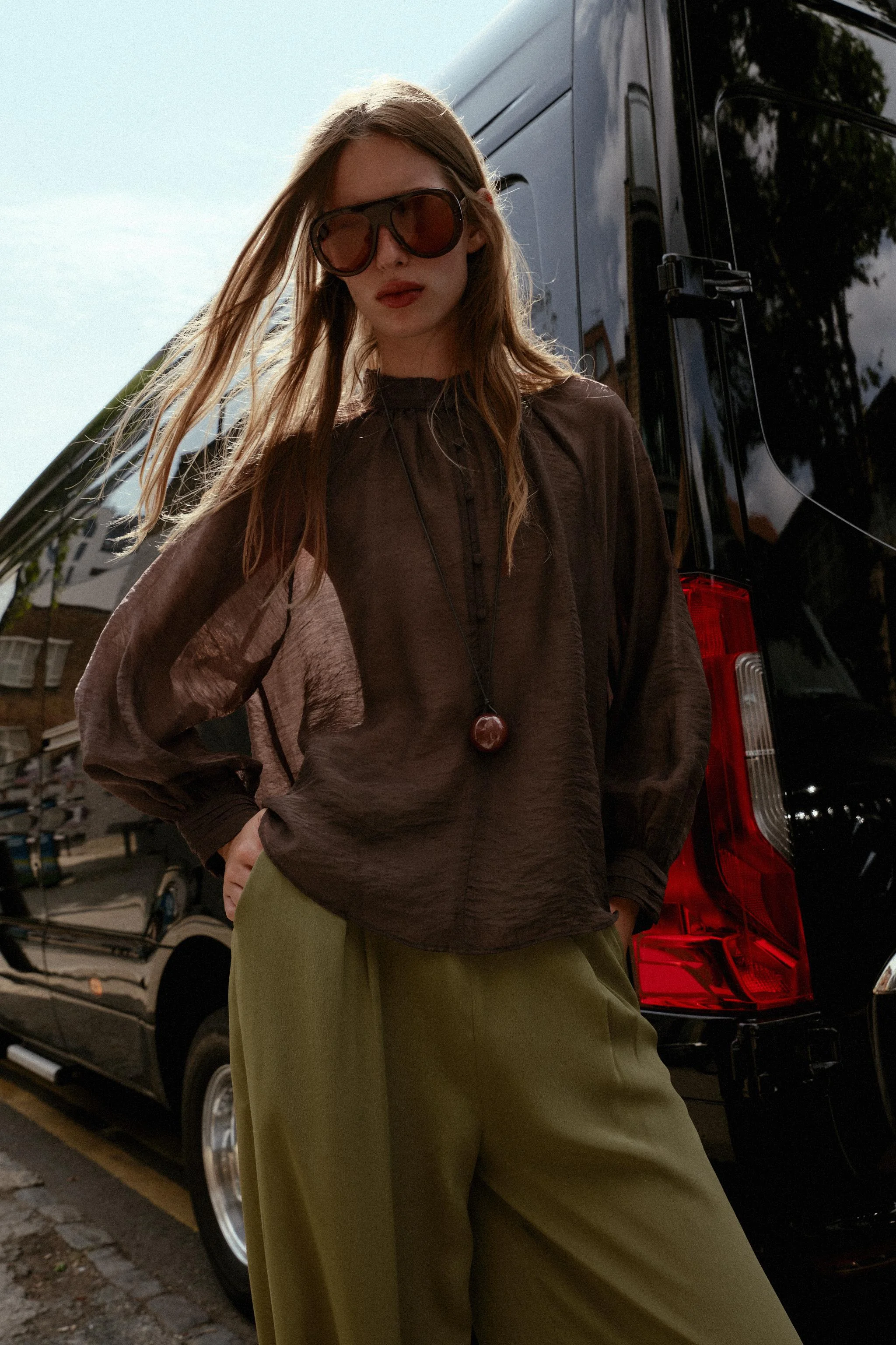 بلوز یقه ایستاده آستین پفی