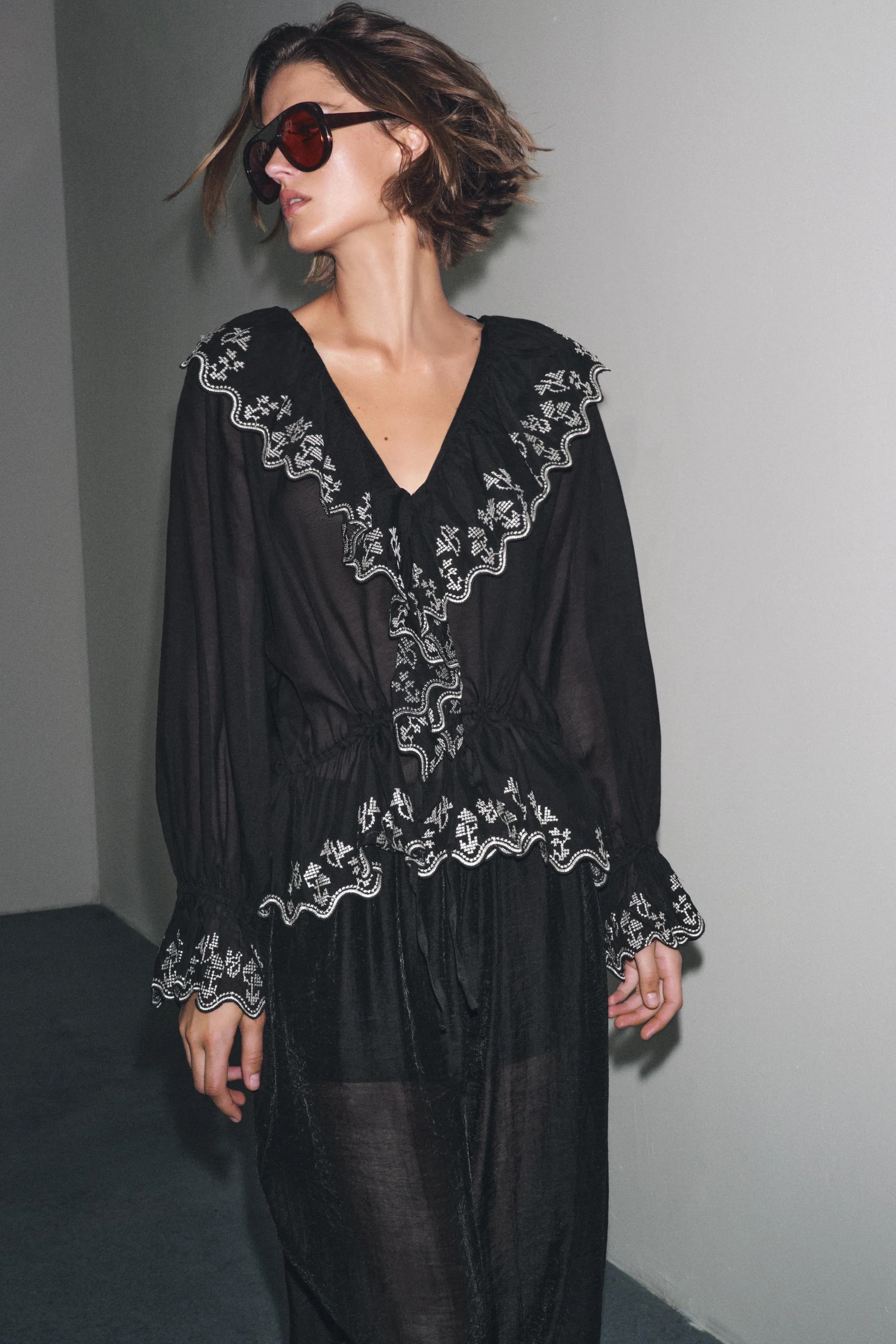 بلوز گلدوزی شده و چین دار ZW COLLECTION