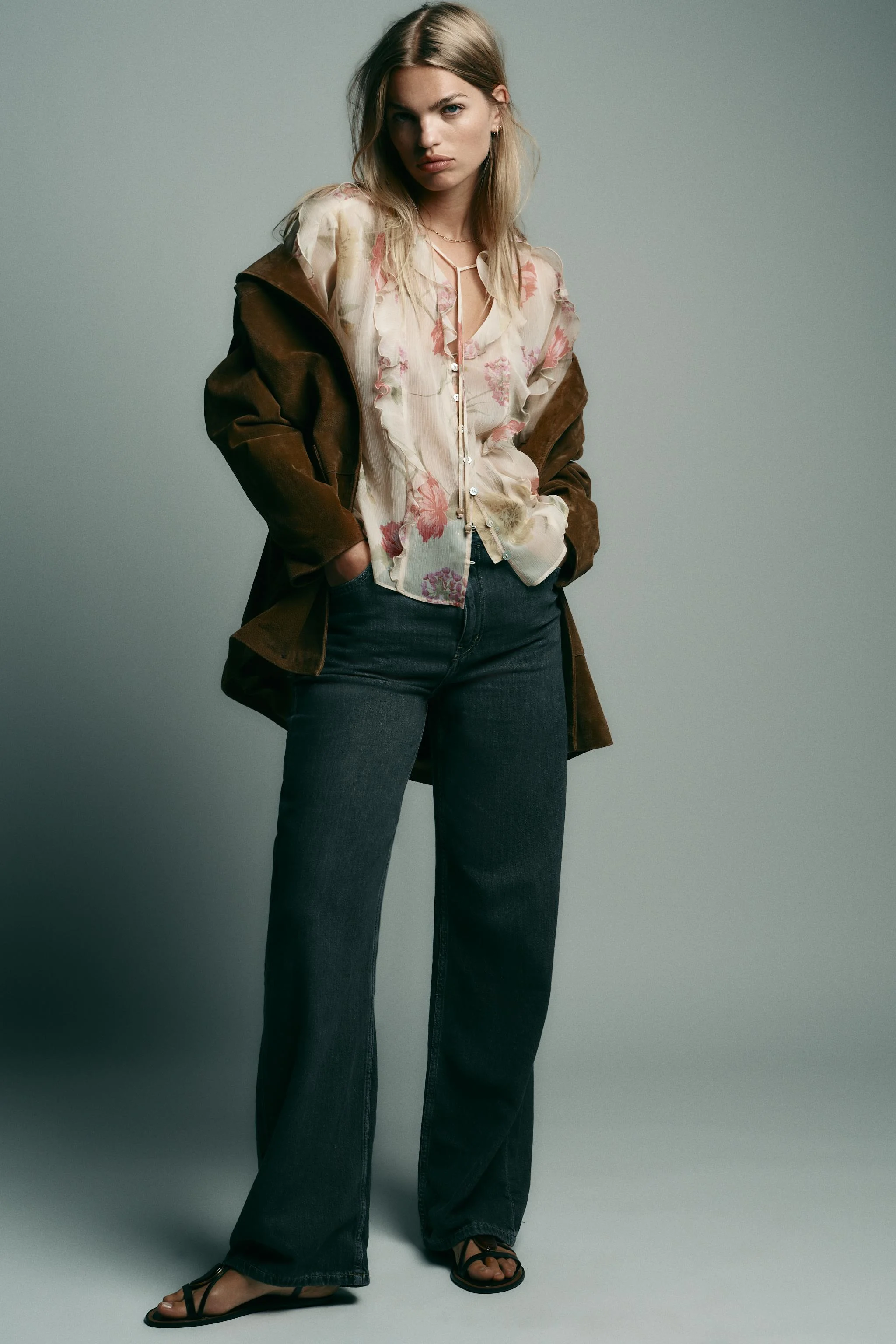 شومیز طرح گلدار نیمه شفاف