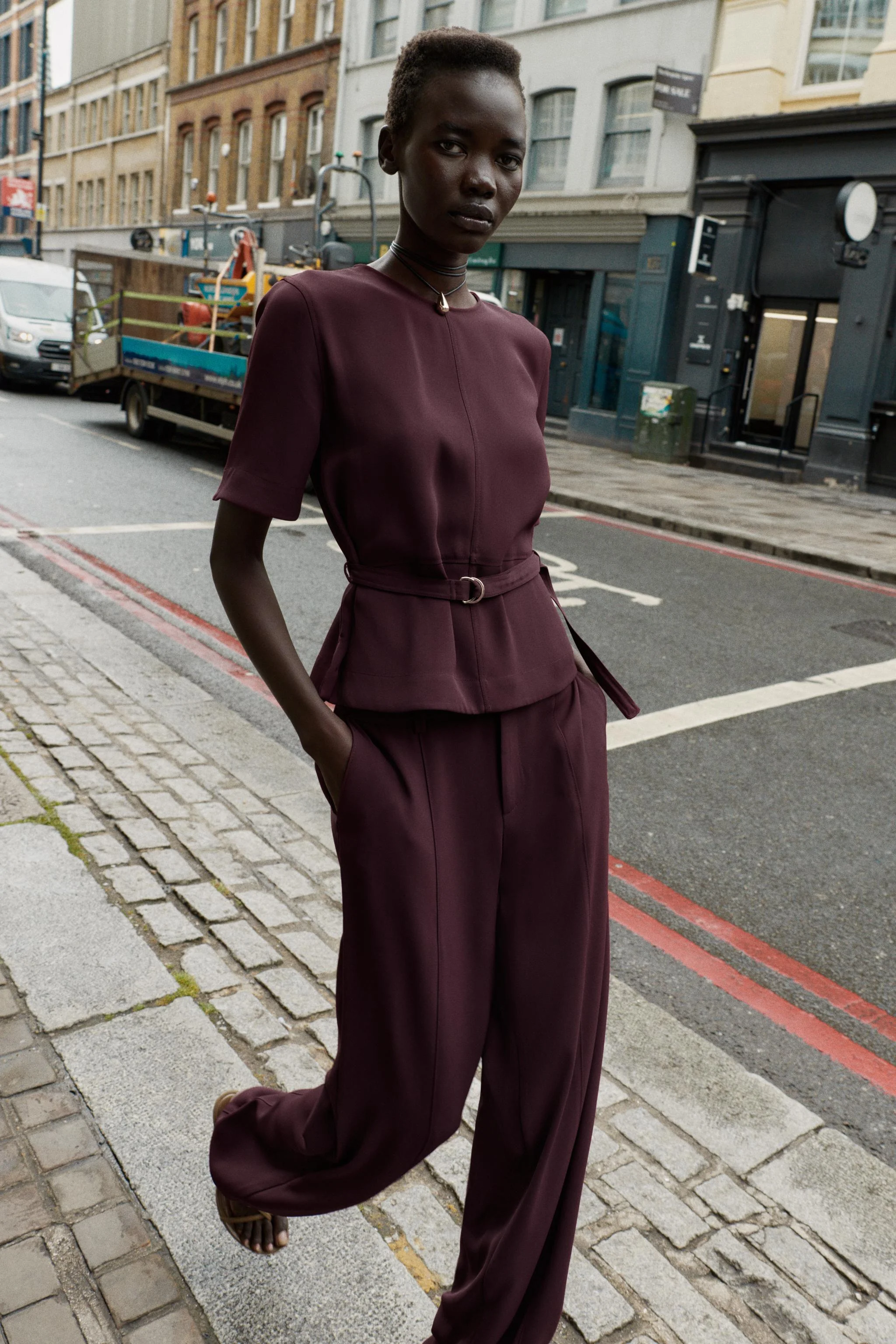 تاپ آستین کوتاه کمربند دار