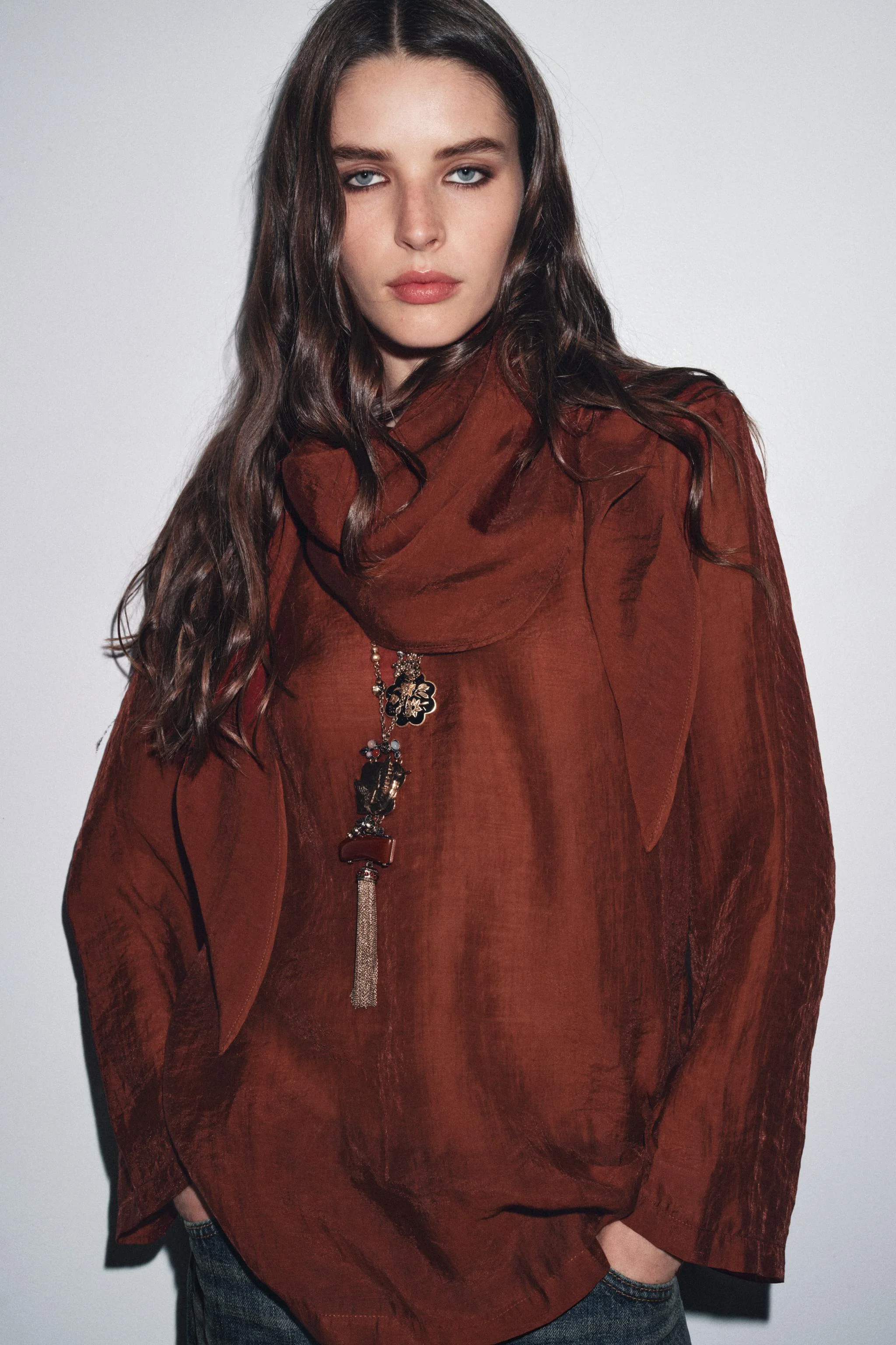 بلوز روان با جزئیات شال چند حالته مجموعه ZW