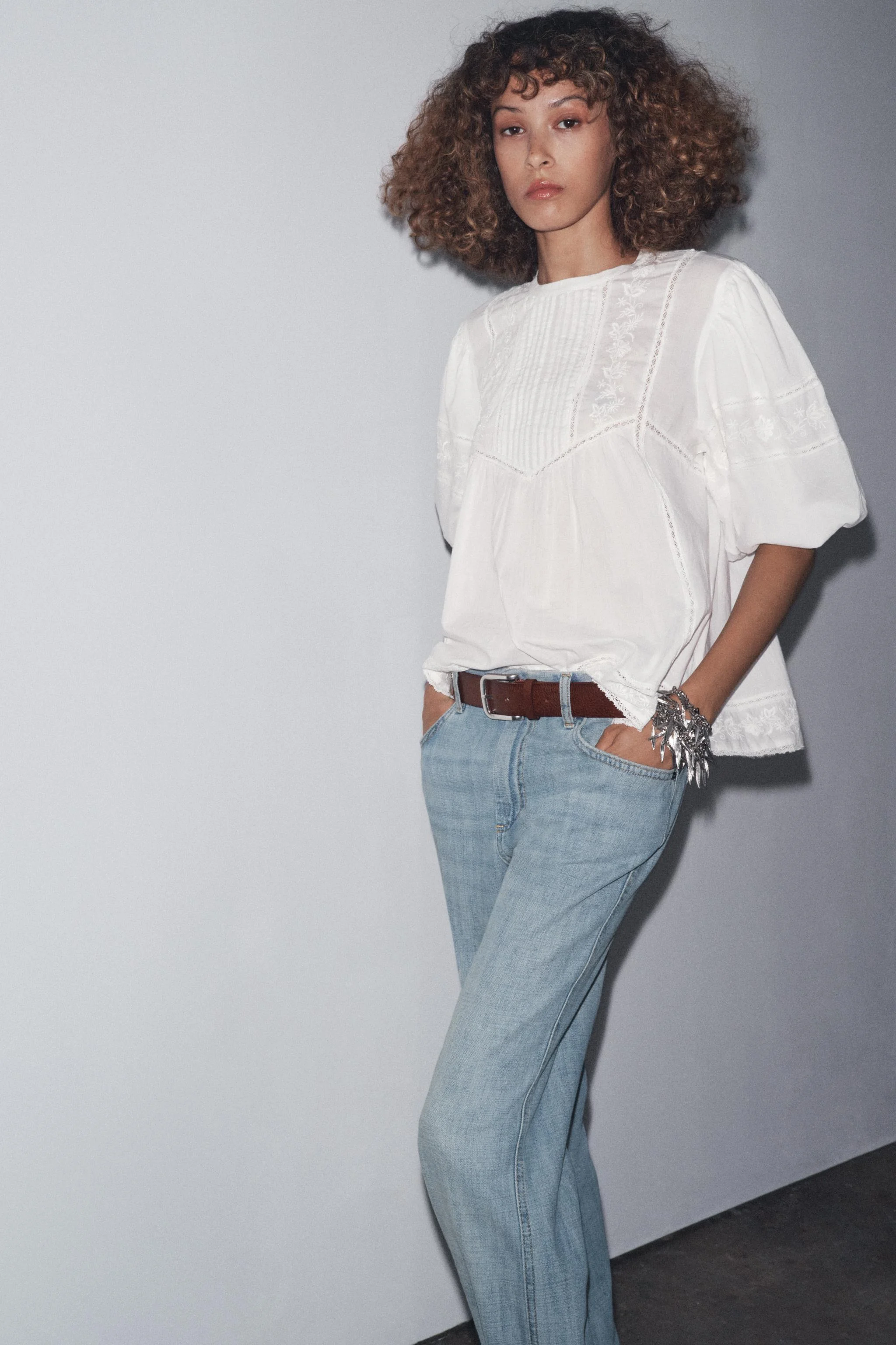 بلوز گلدوزی شده رمانتیک ZW COLLECTION