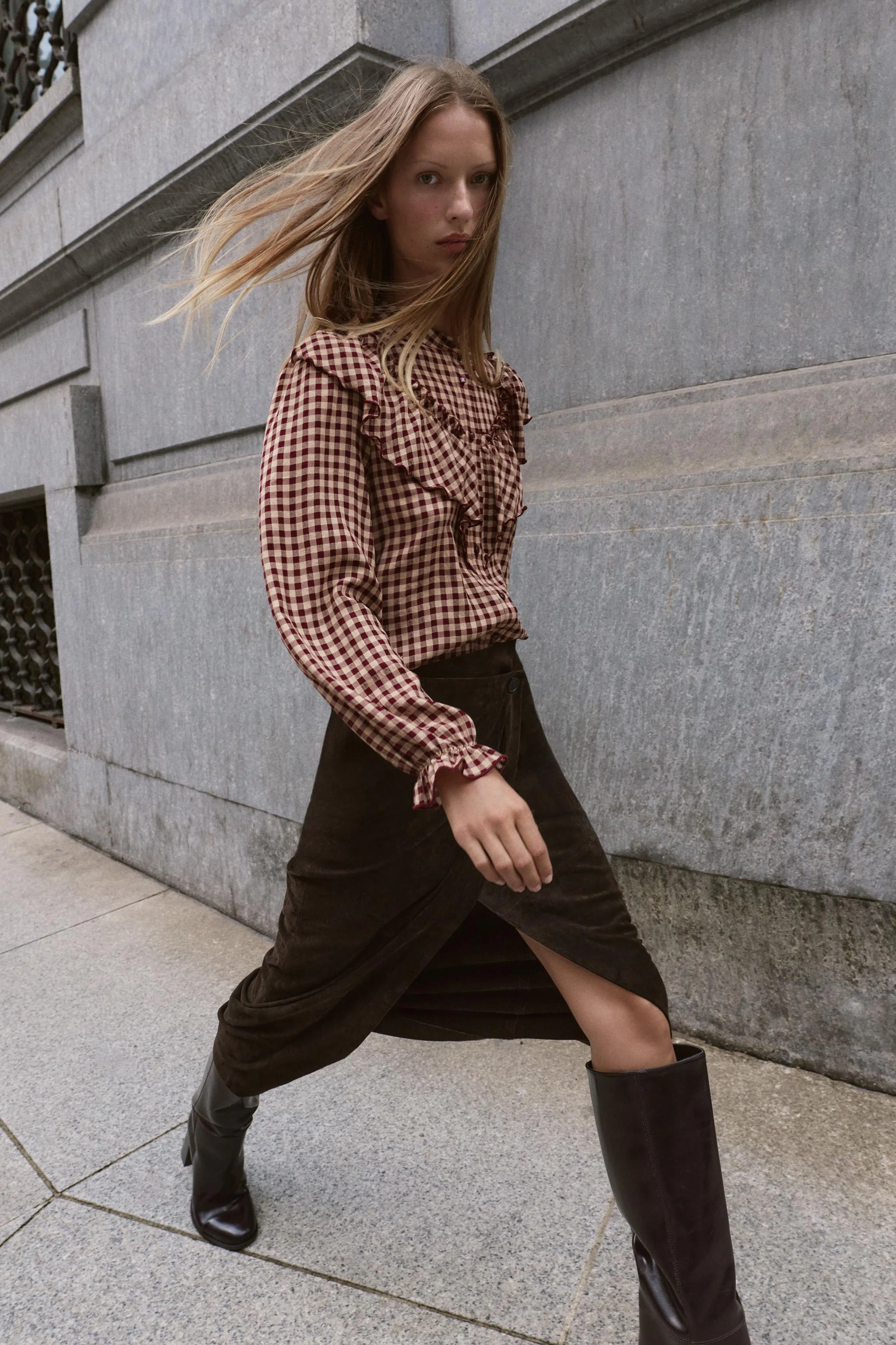 بلوز طرح دار با آستین های بلند و یقه گرد