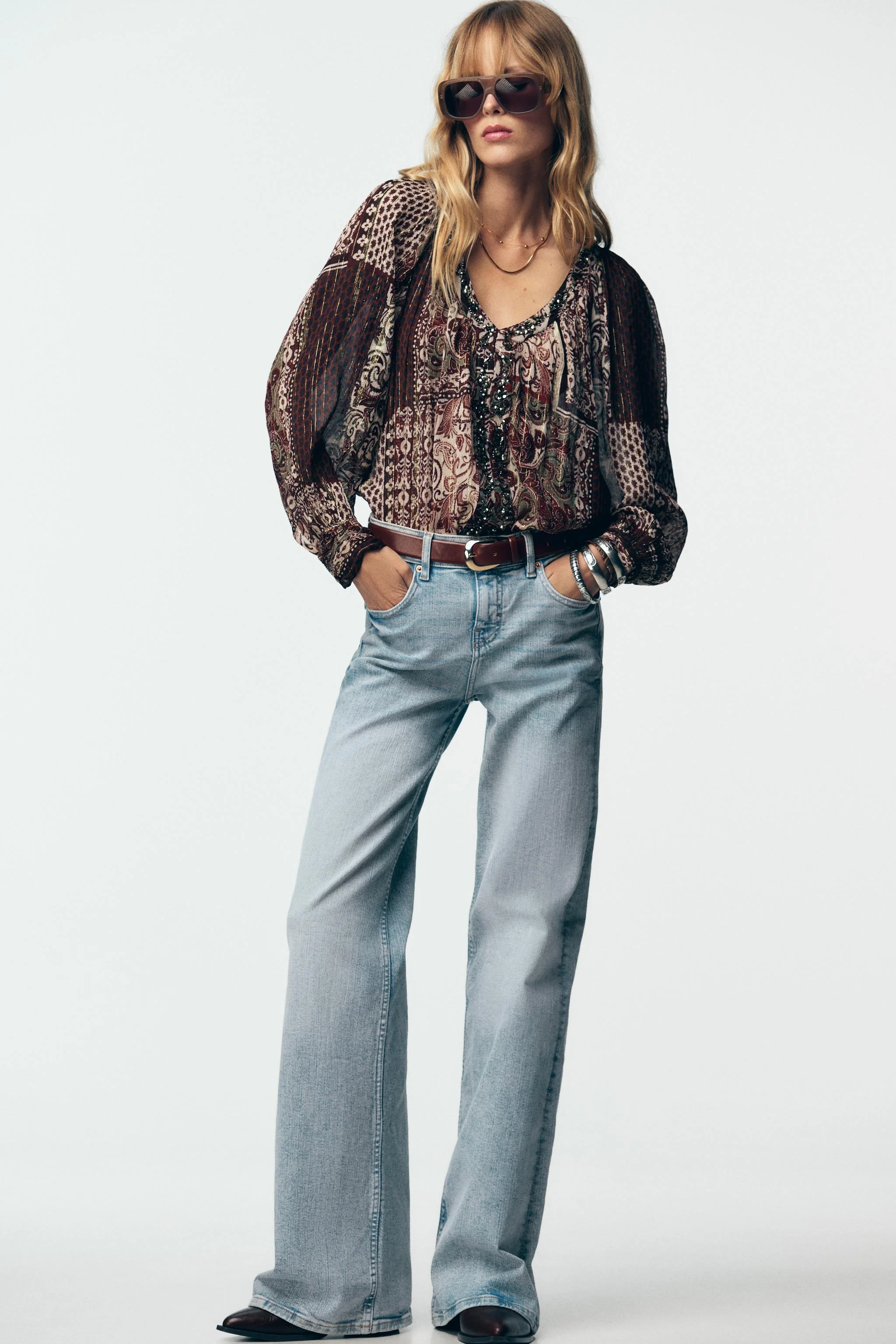 بلوز منجوق دوزی شده با طرح نخ متالیک