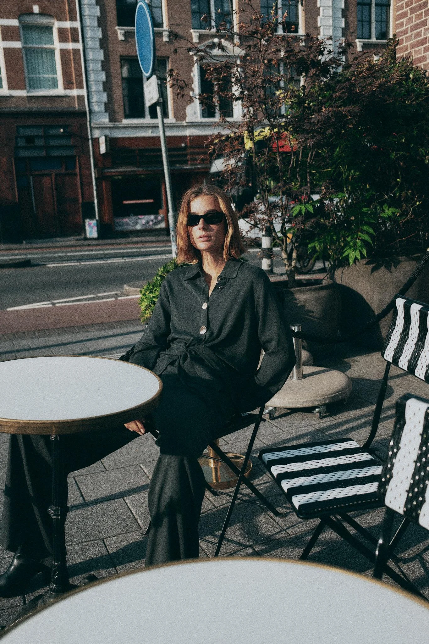 پیراهن گره دار با دکمه های فلزی