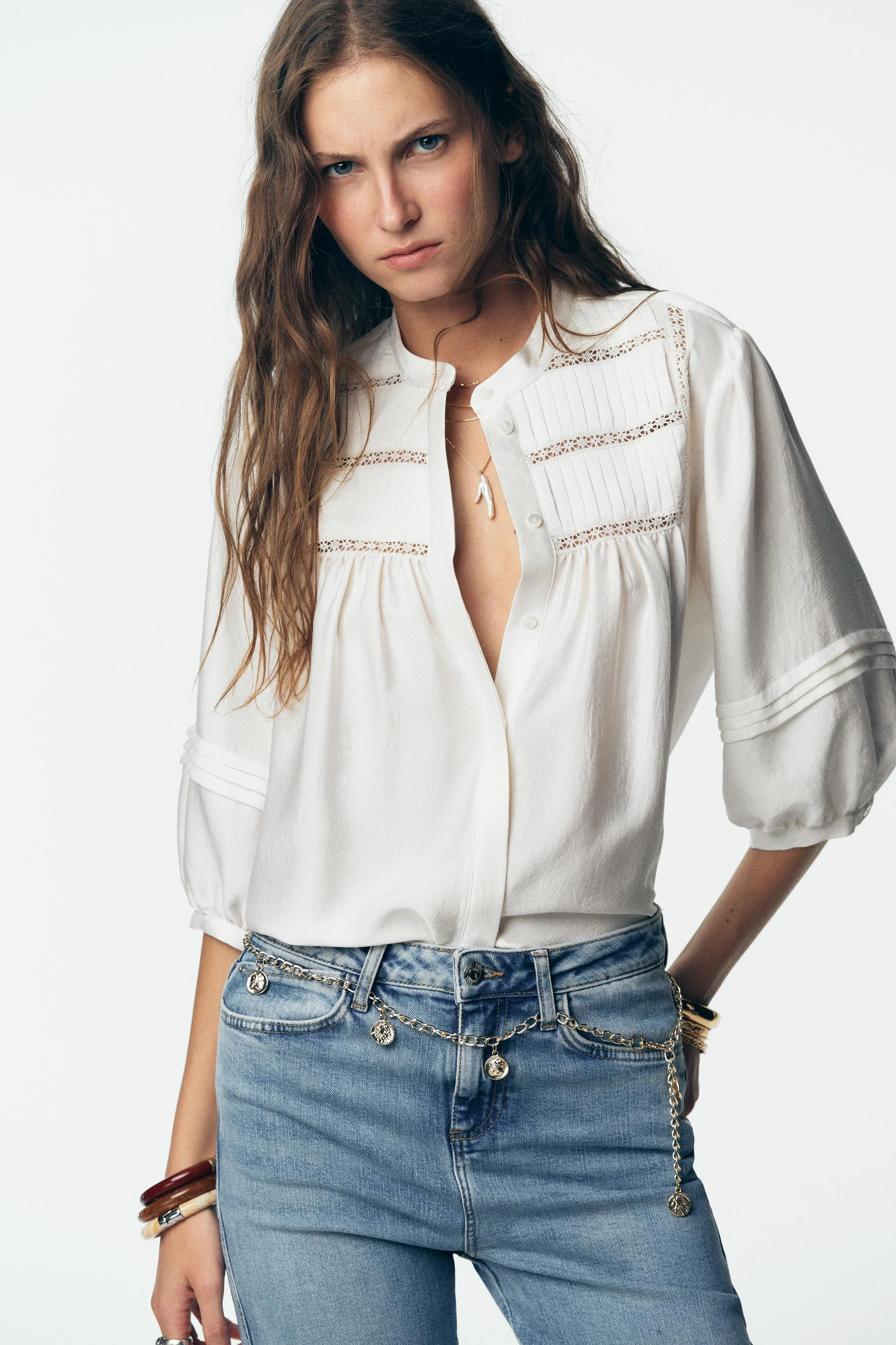 بلوز کرپ با جزئیات پین‌تاک