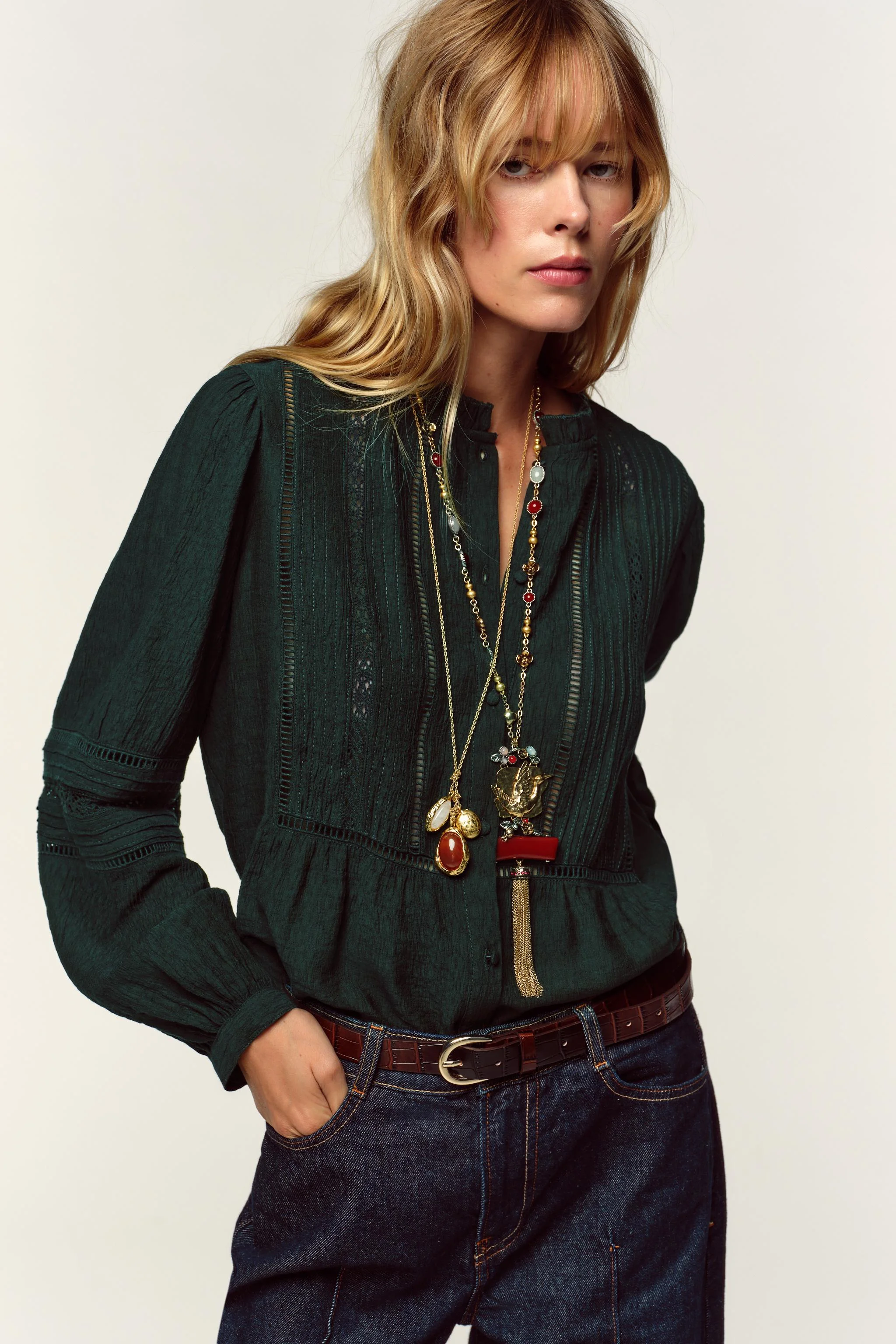 پیراهن آستین بلند با یقه چین دار و تزیینات گیپور