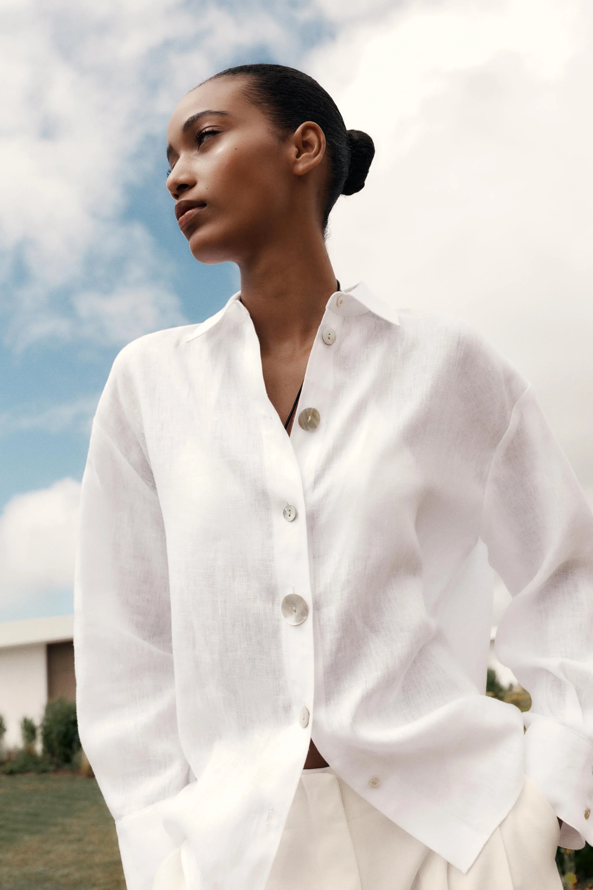 پیراهن ۱۰۰٪ لینن با دکمه های متضاد