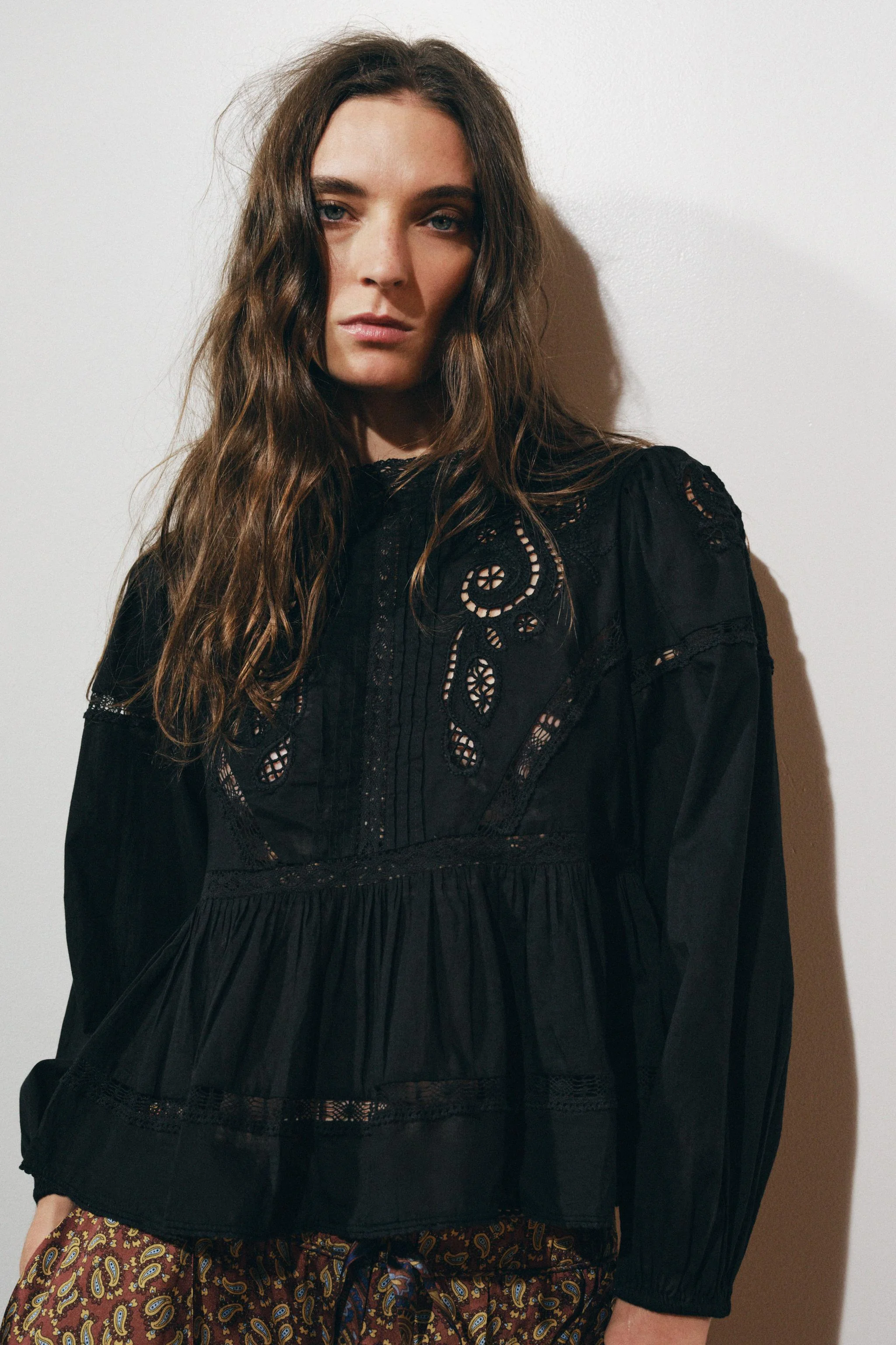 بلوز گلدوزی شده رمانتیک ZW COLLECTION