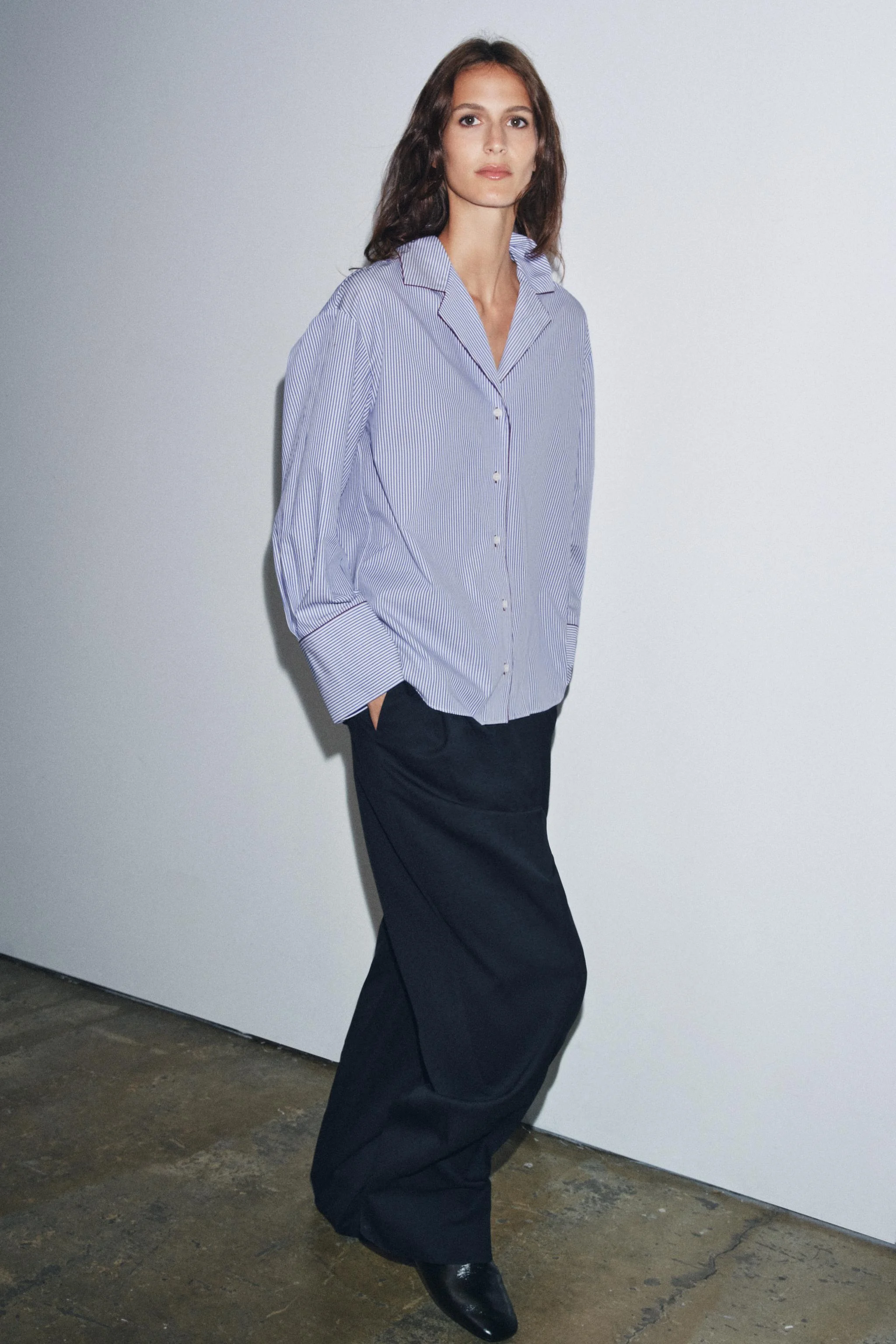 پیراهن یقه برگردان زنانه با تزیینات متضاد