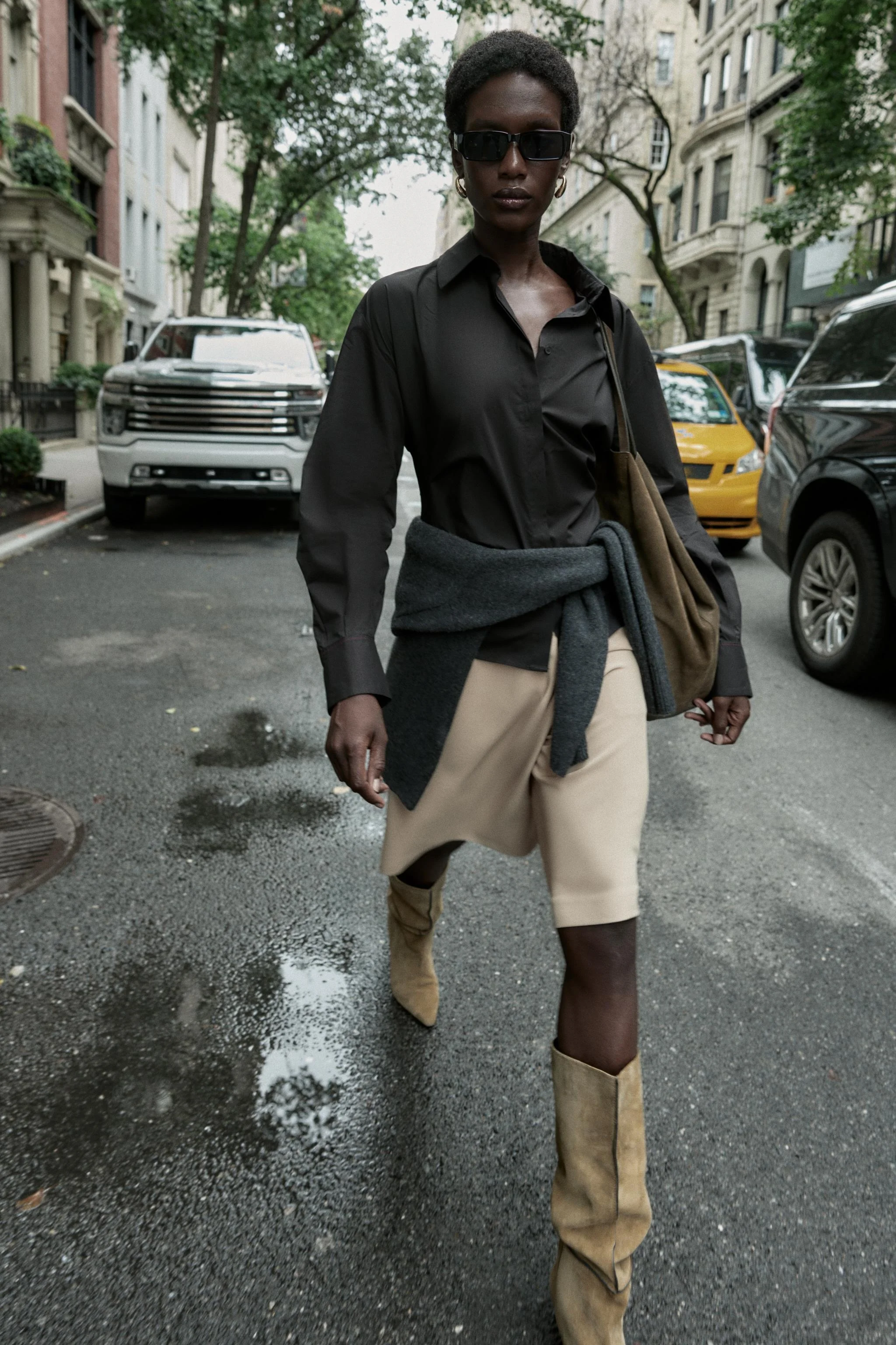 پیراهن پاپلین با پلیسه در قسمت کمر