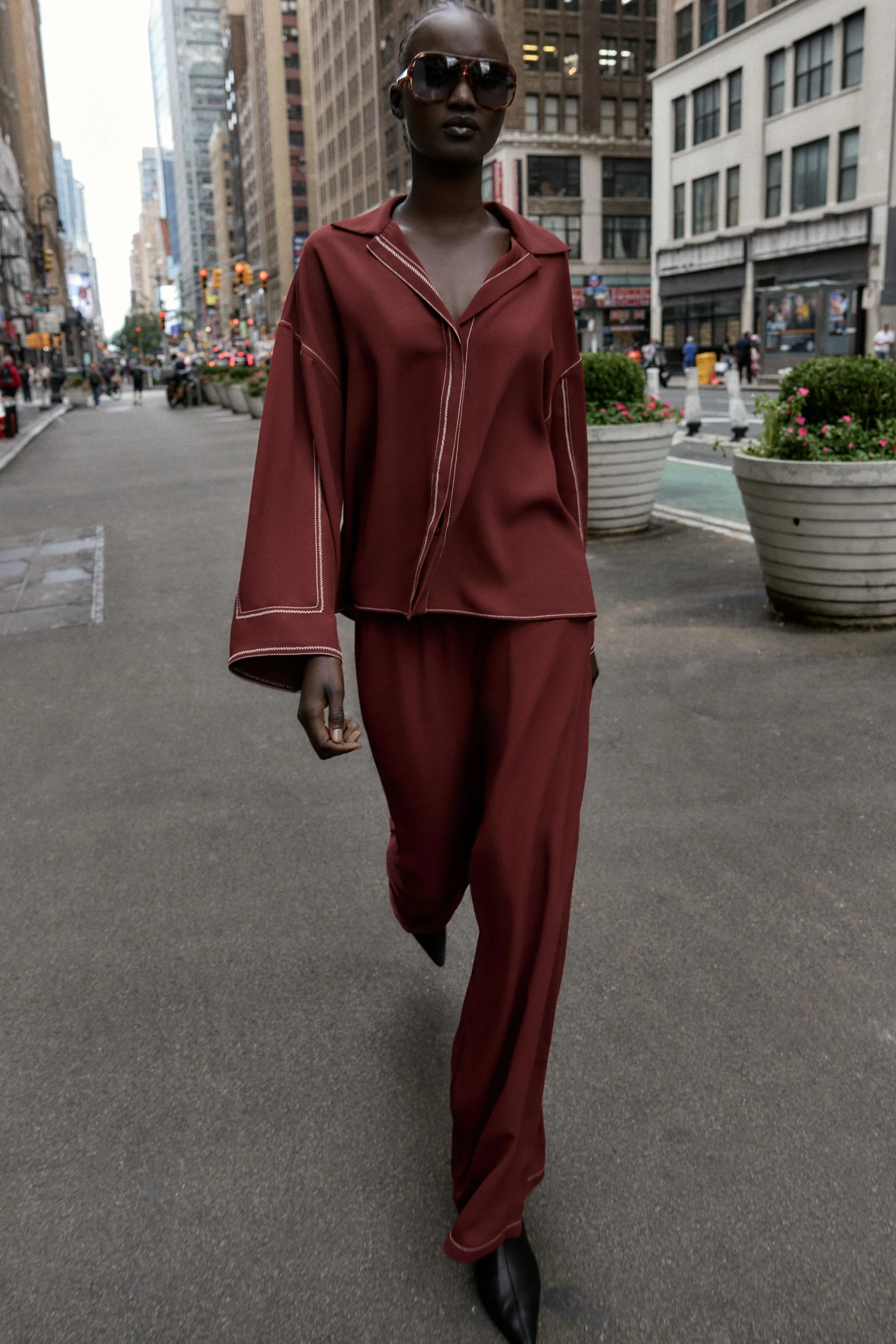 پیراهن با دوخت تزئینی متضاد