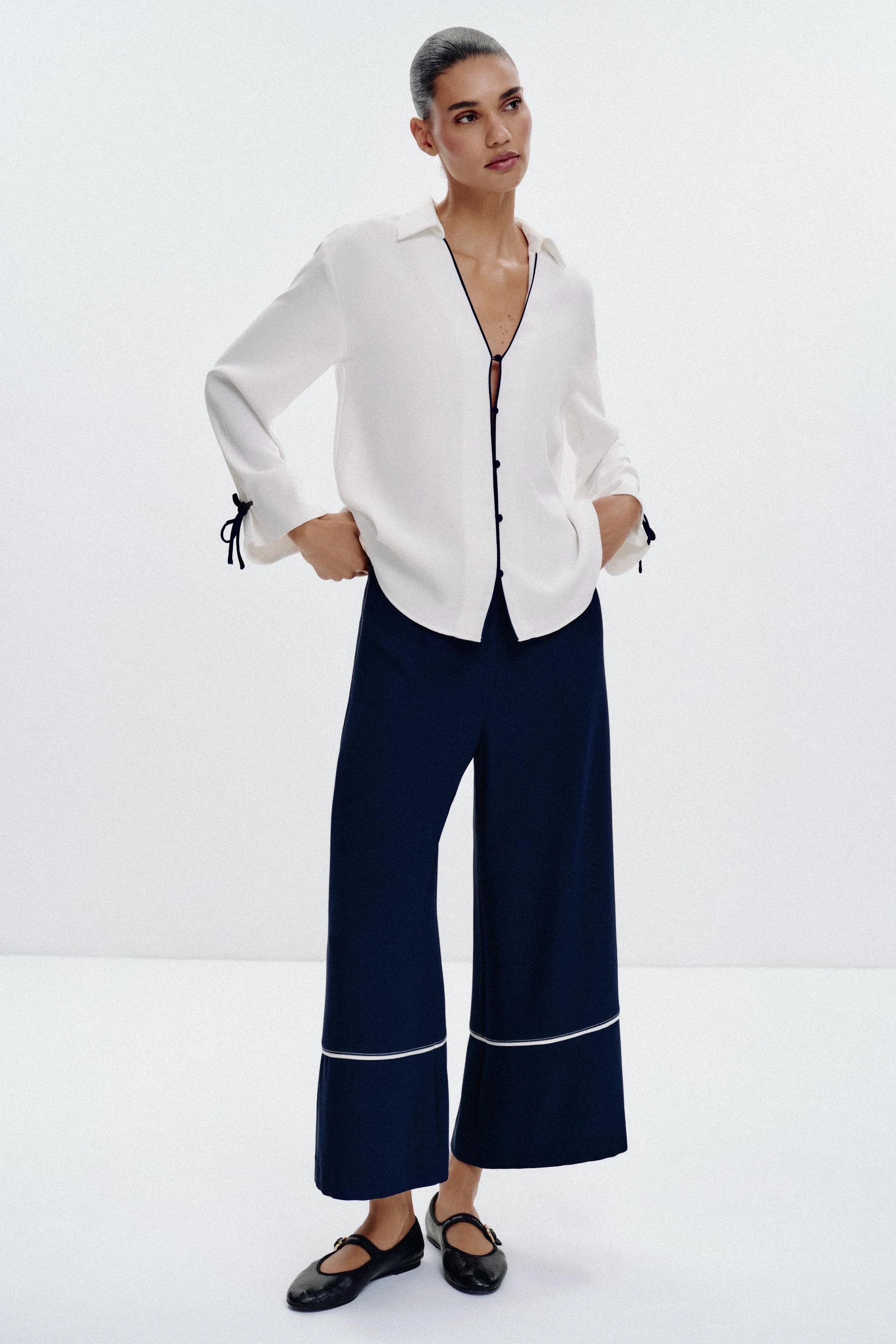 پیراهن با تزیینات متضاد