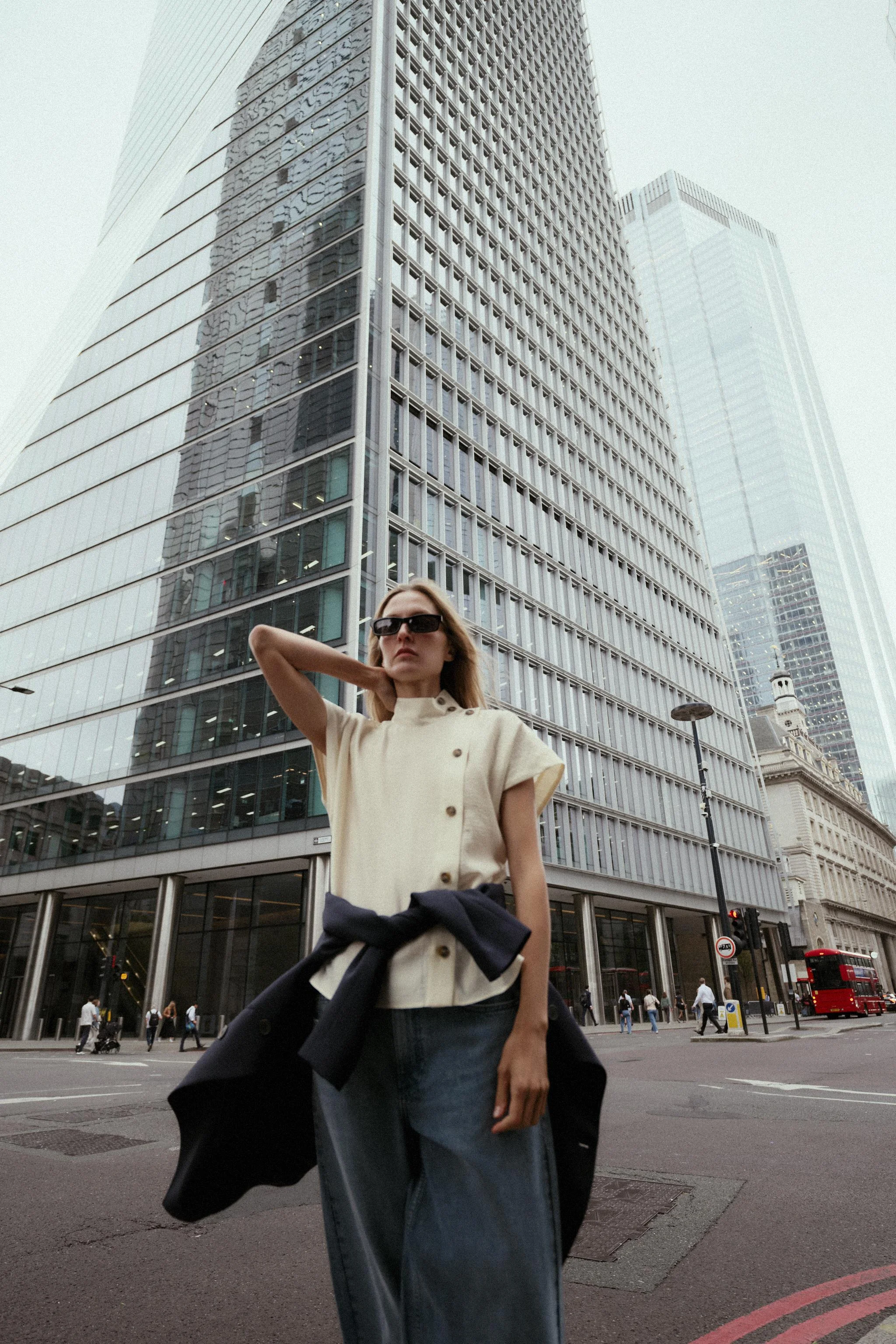 پیراهن دکمه دار متضاد پیراهن دکمه دار متضاد