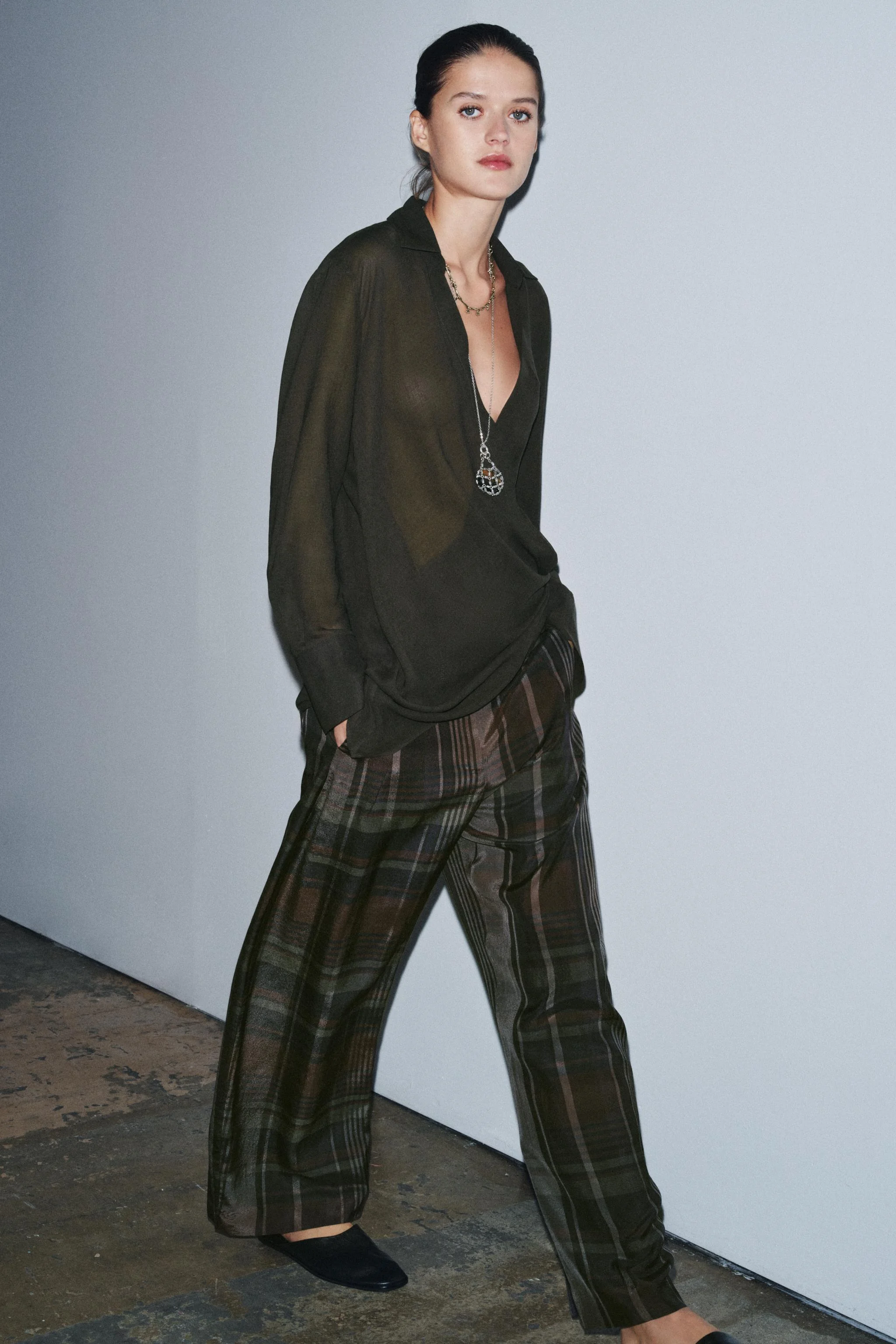 تاپ پشمی نامتقارن ZW COLLECTION تاپ پشمی نامتقارن ZW COLLECTION