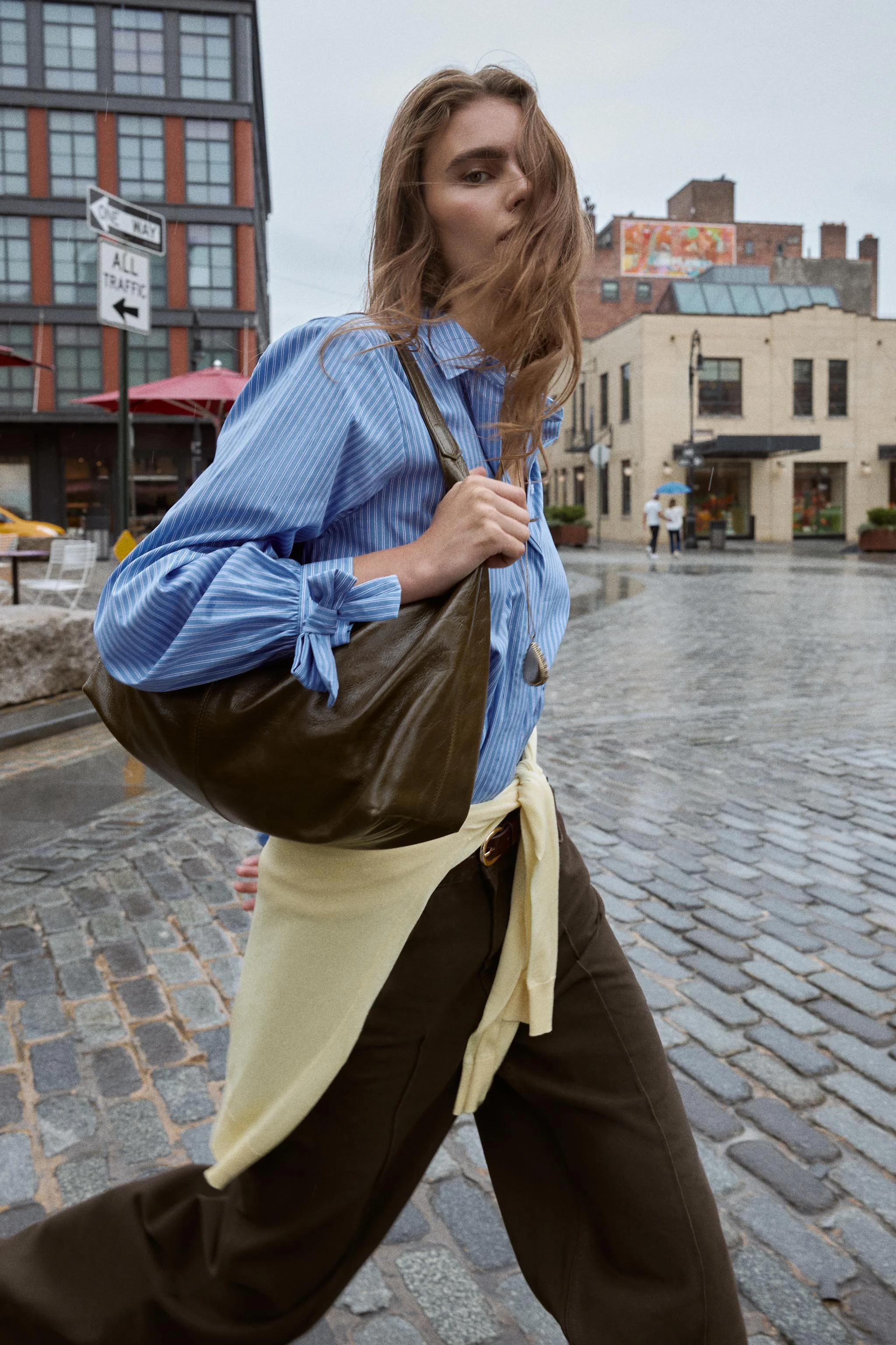 پیراهن پاپلین با جزئیات گره پیراهن پاپلین با جزئیات گره