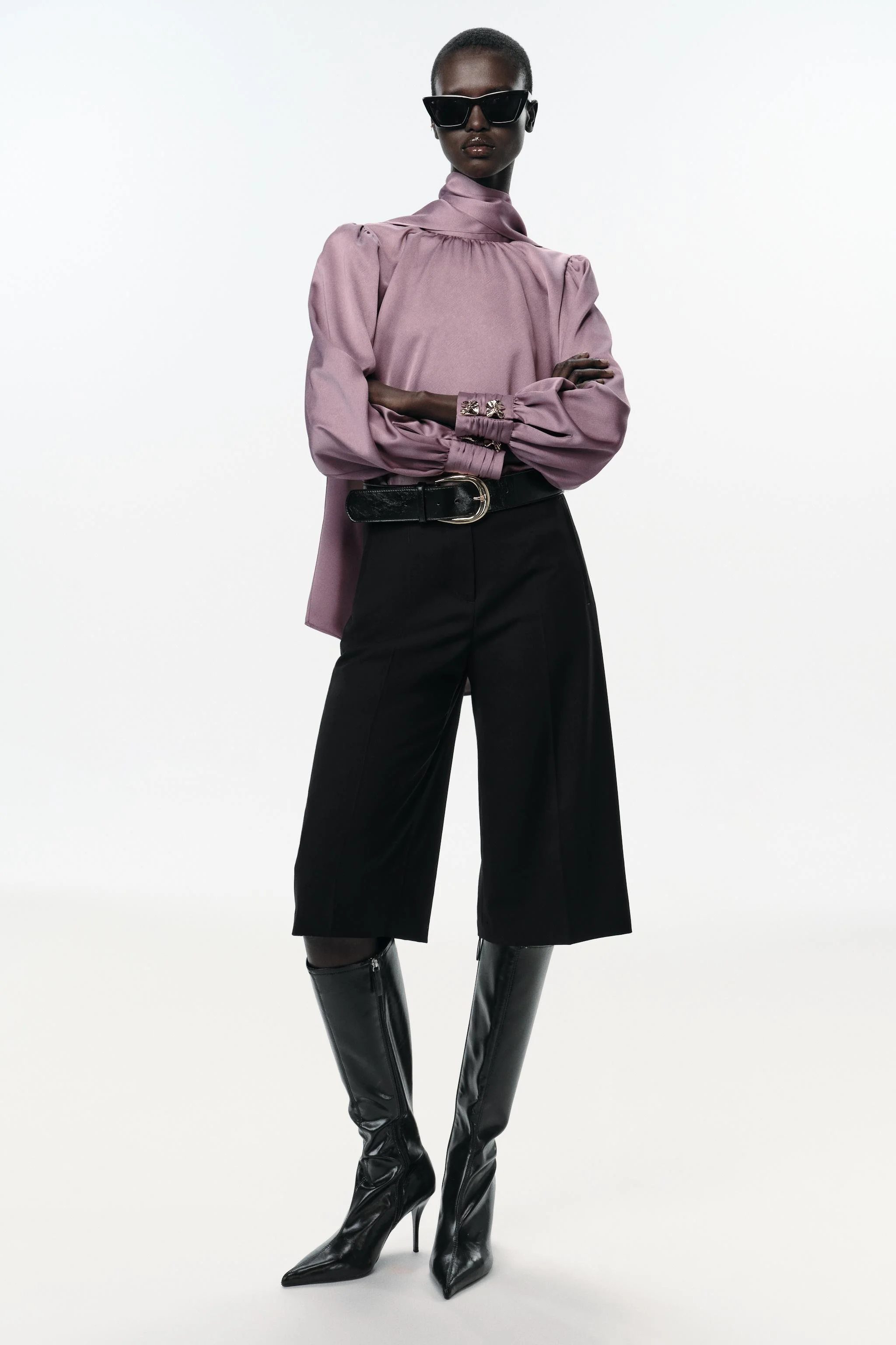 شومیز ساتن با پاپیون شومیز ساتن با پاپیون