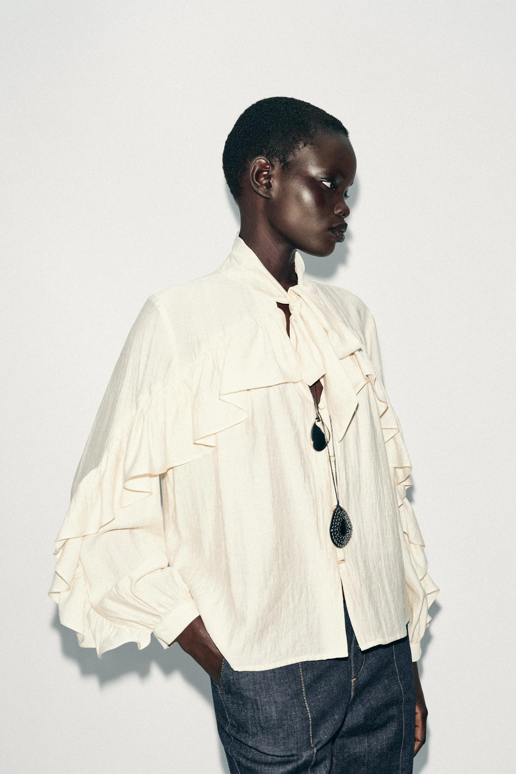 بلوز طرح دار با پاپیون بلوز طرح دار با پاپیون