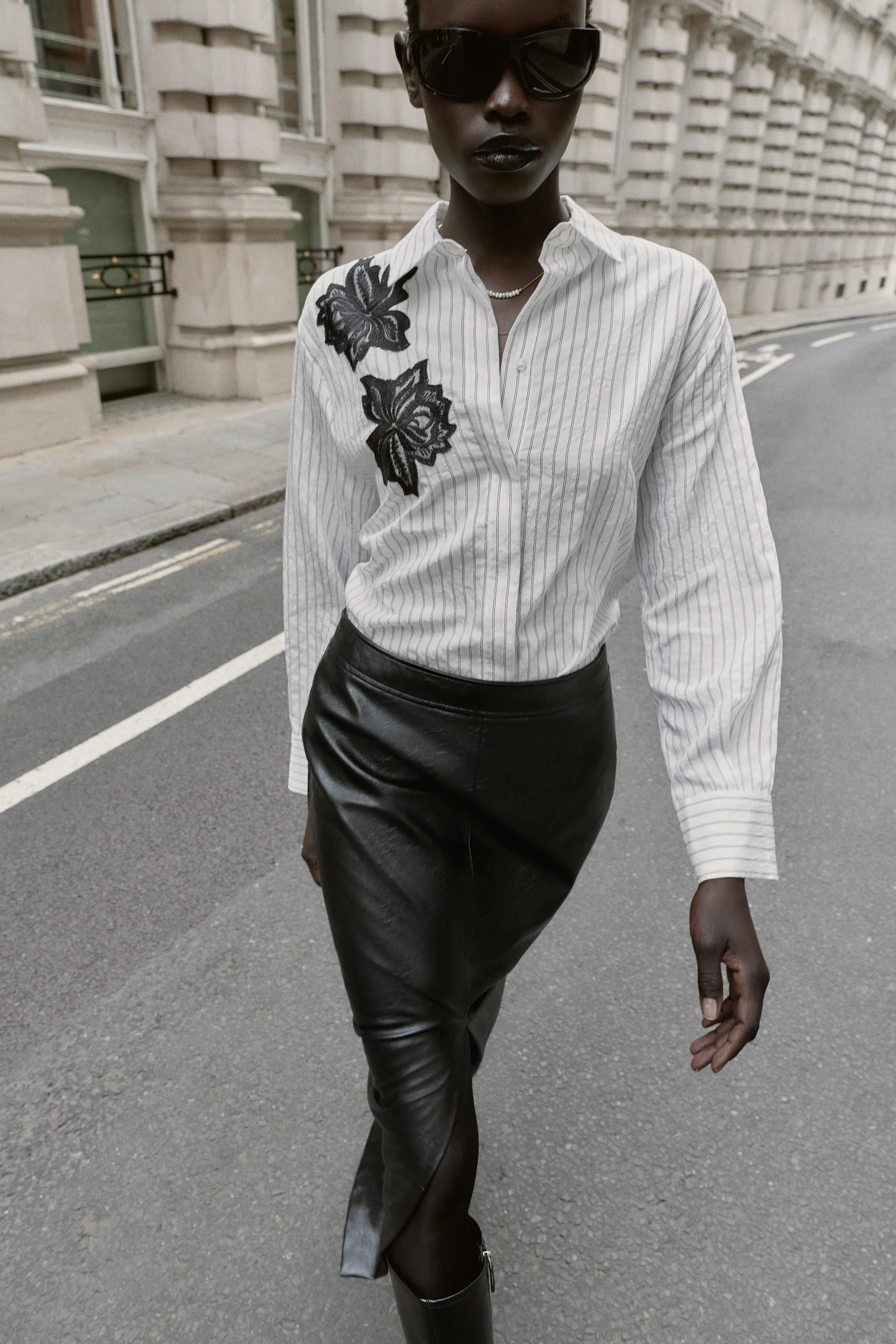 پیراهن راه راه با گل توری پیراهن راه راه با گل توری