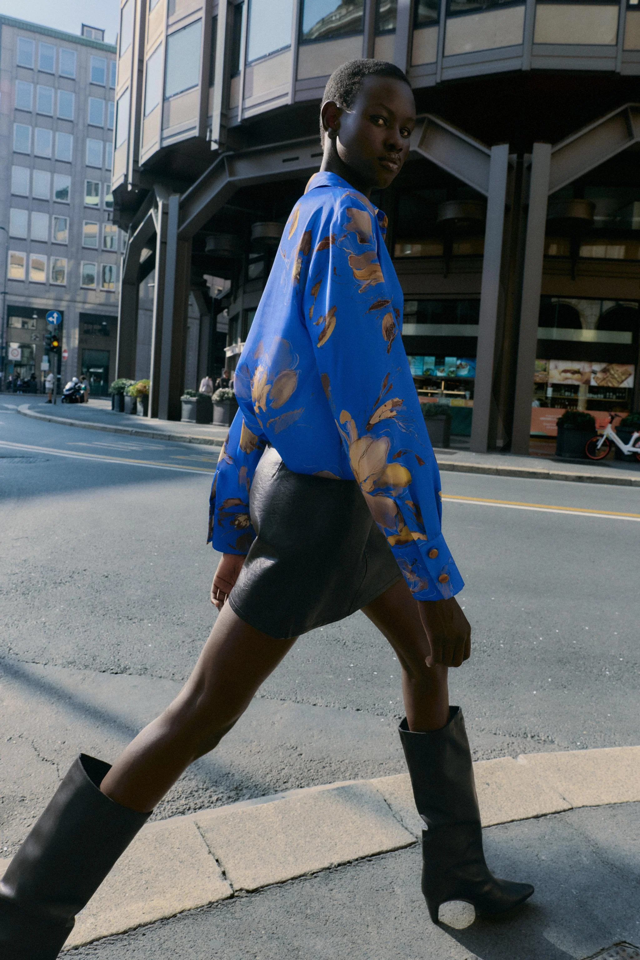 پیراهن ساتن طرح گل پیراهن ساتن طرح گل