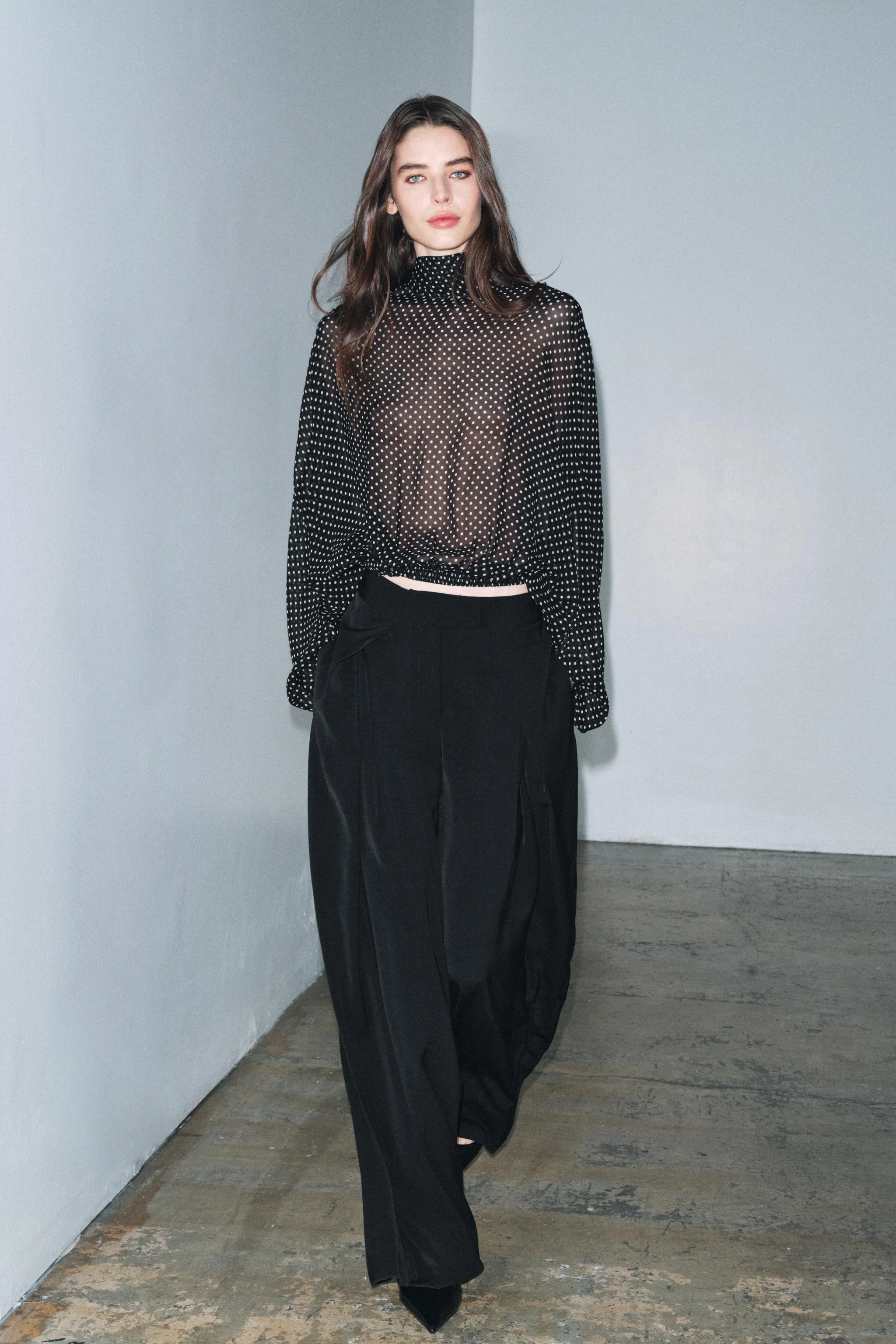 بلوز خال خالی ZW COLLECTION با بند