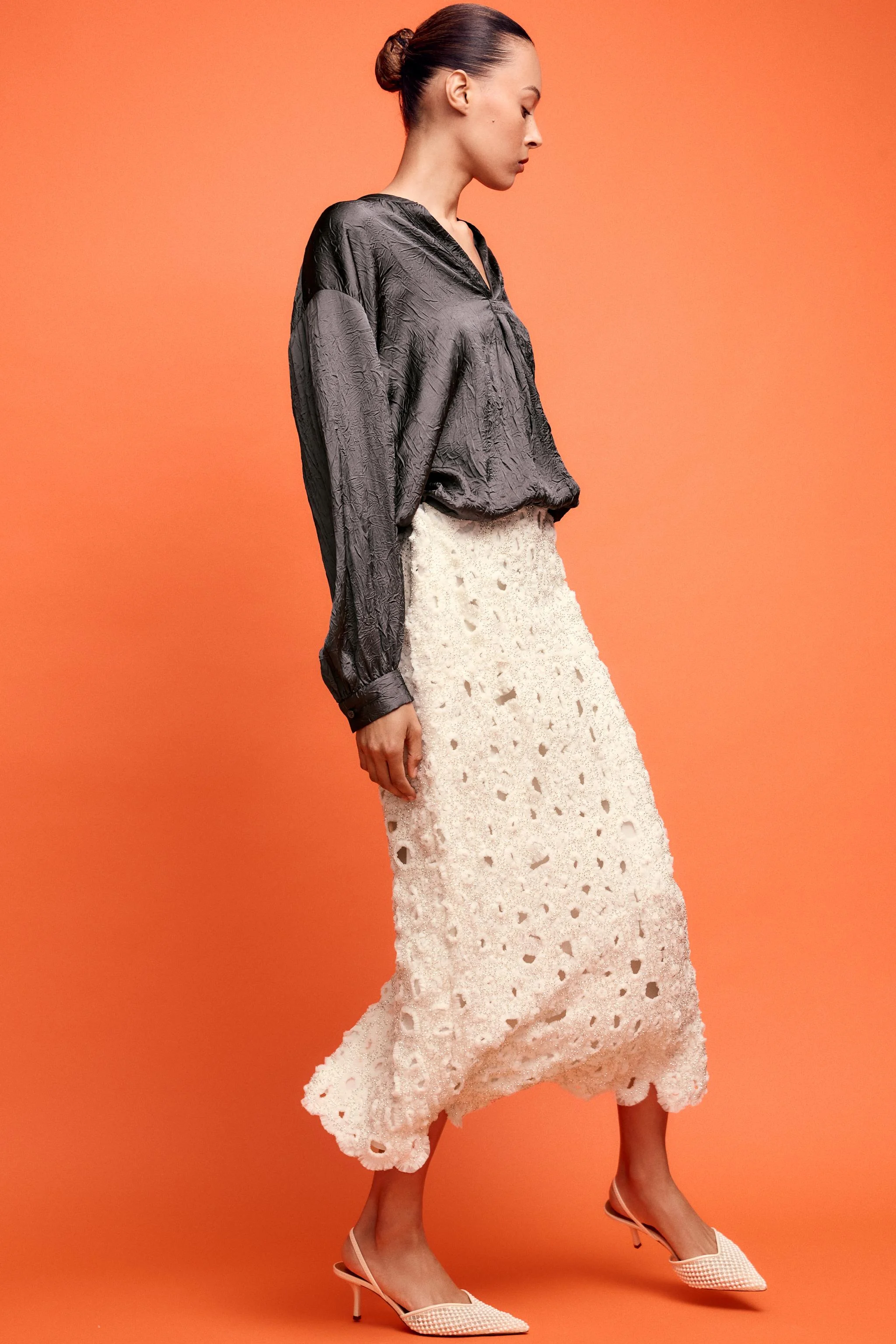 کفش های اسلینگ بک با تزیین مروارید مصنوعی