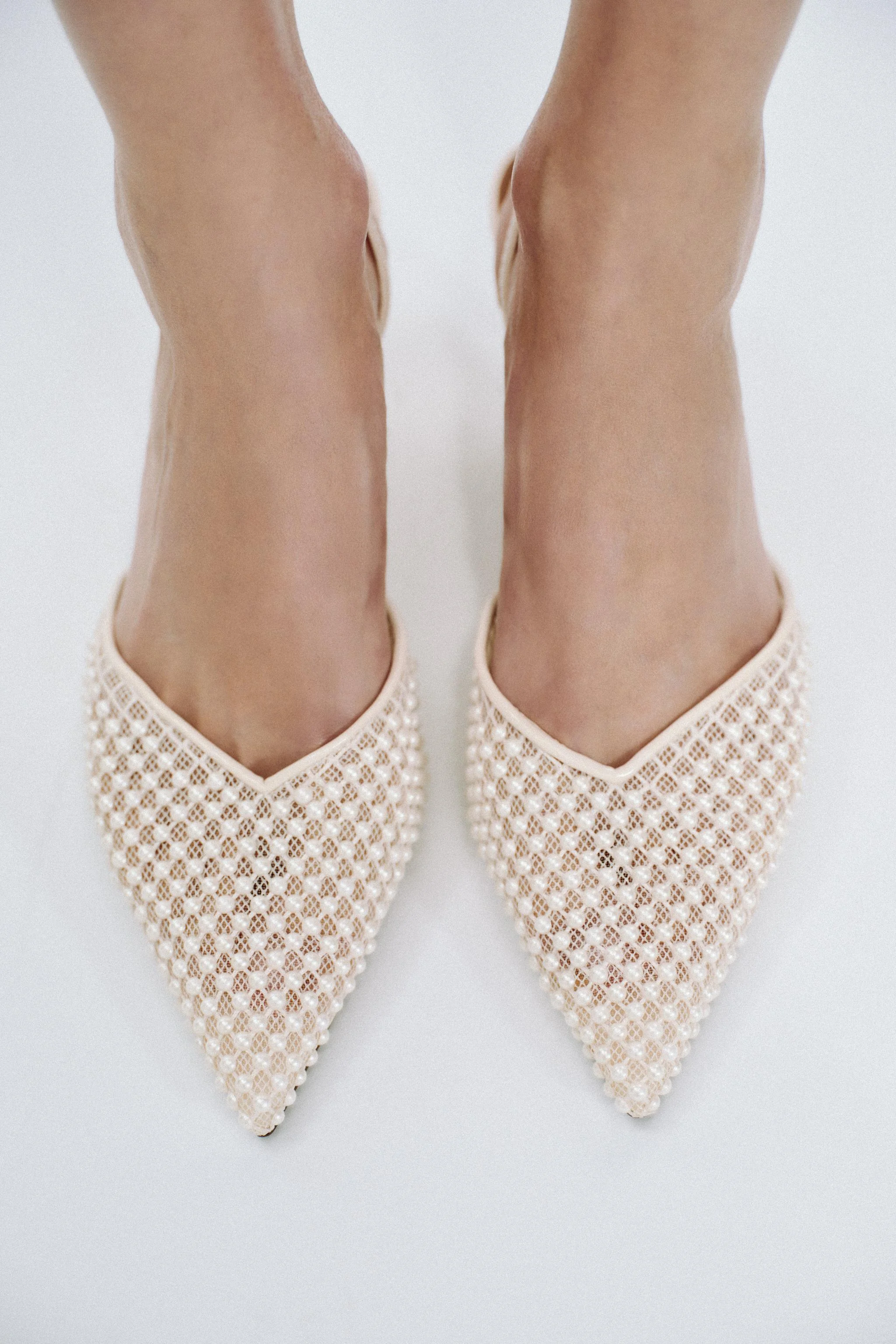 کفش های پاشنه بلند پشتی باز مرواریدی کفش های پاشنه بلند پشتی باز مرواریدی