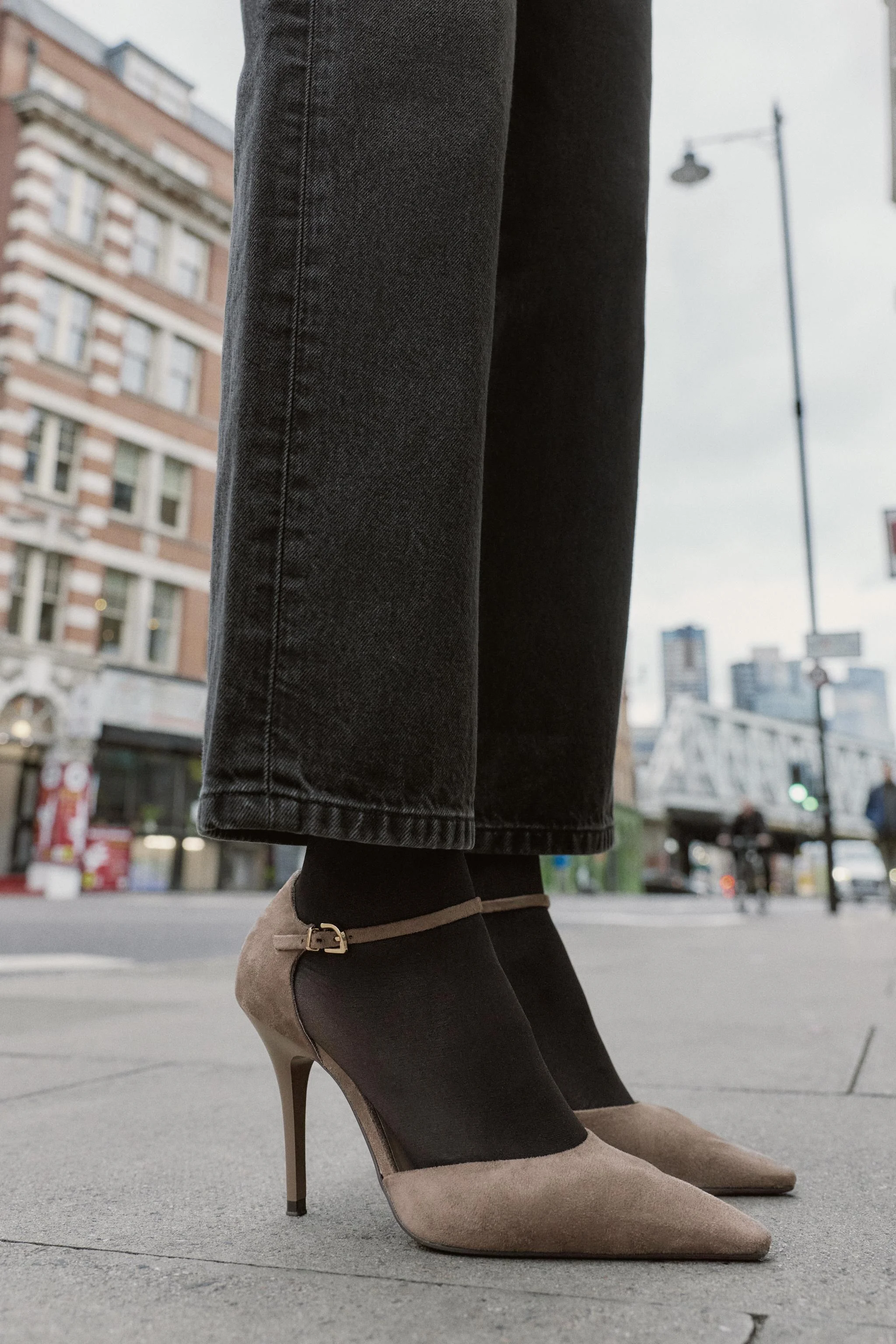 کفش پاشنه بلند بند دار کفش پاشنه بلند بند دار